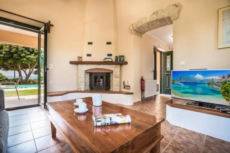 Three-Bedroom Villa photo 1