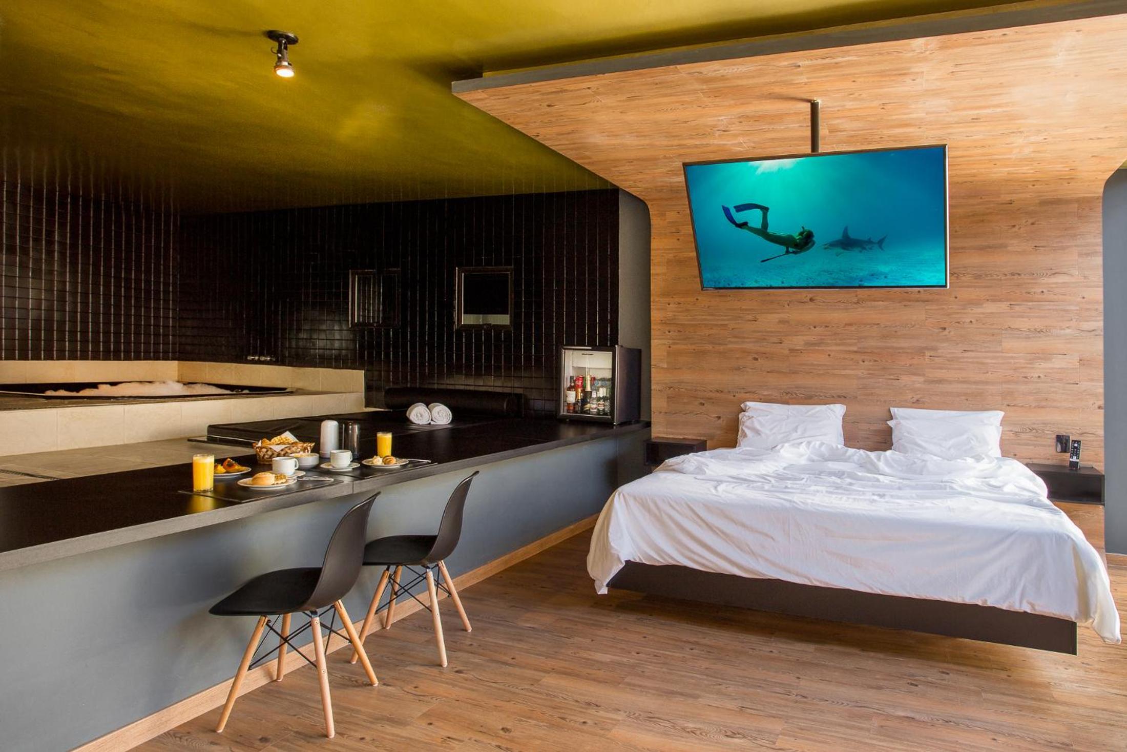 Suite with Private Pool photo 1