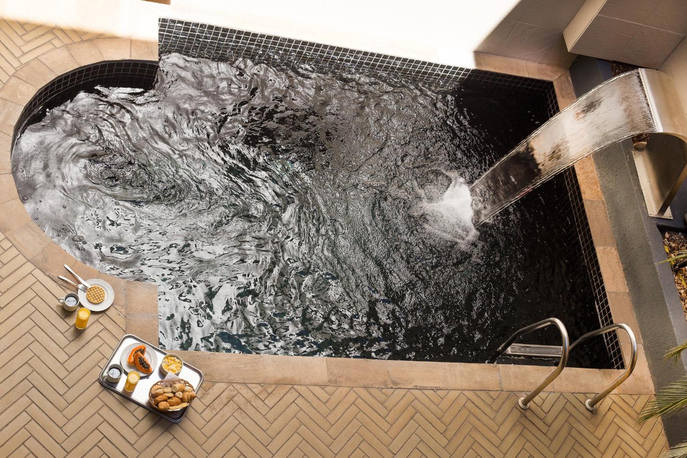 Suite with Private Pool photo 2