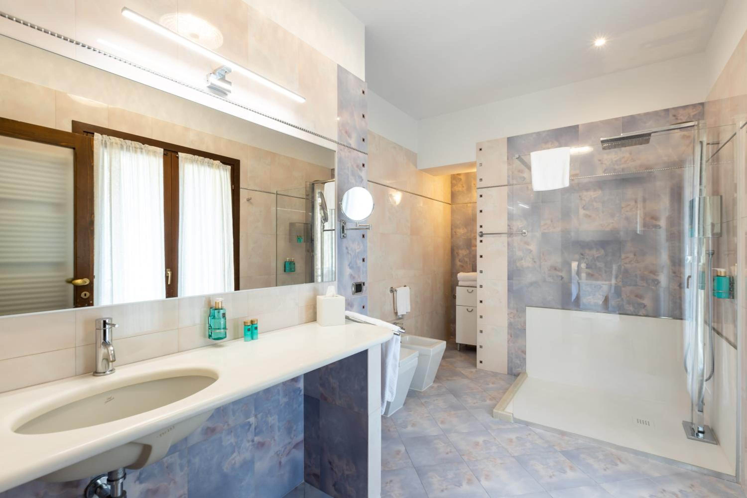Superior Double Room - Photo 4