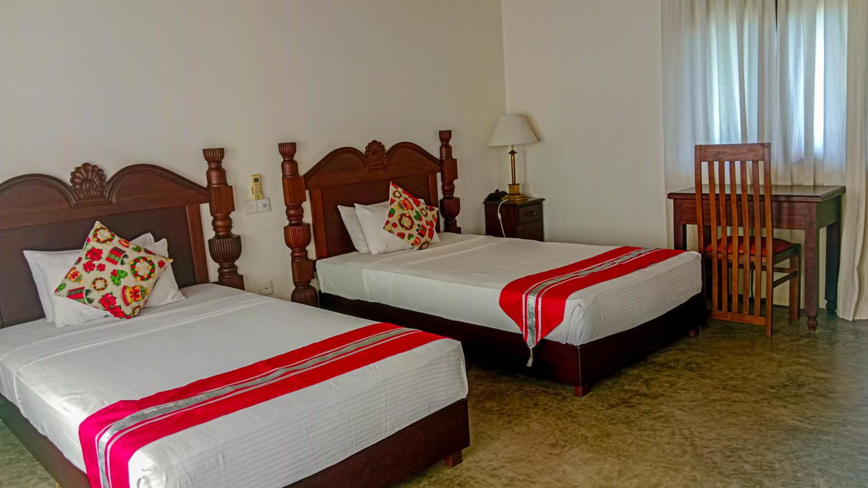 Deluxe Family Room photo 1