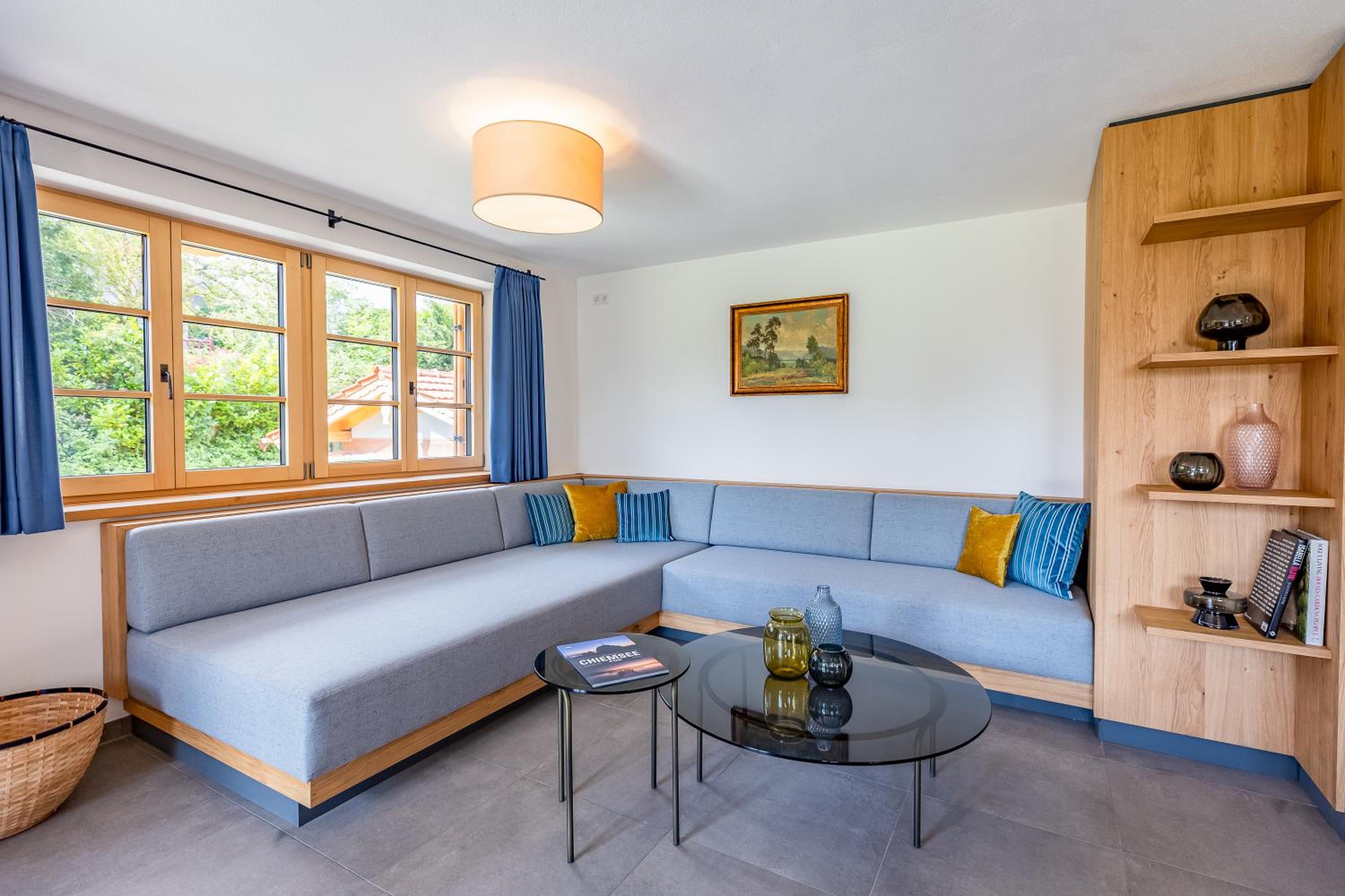 One-Bedroom Apartment with Lake View photo 1