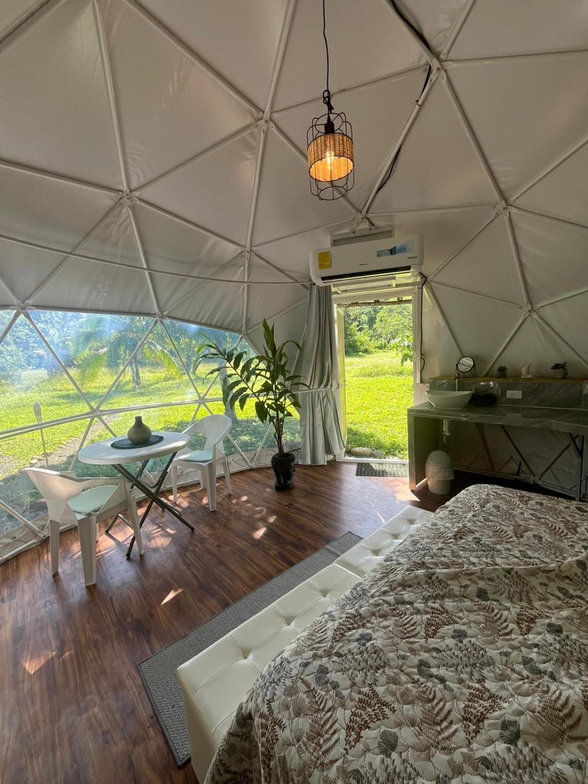 Queen Room with Garden View photo 2