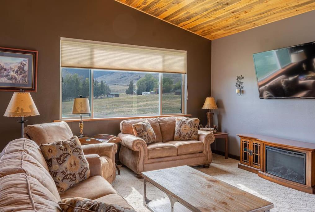 Family Room photo 1