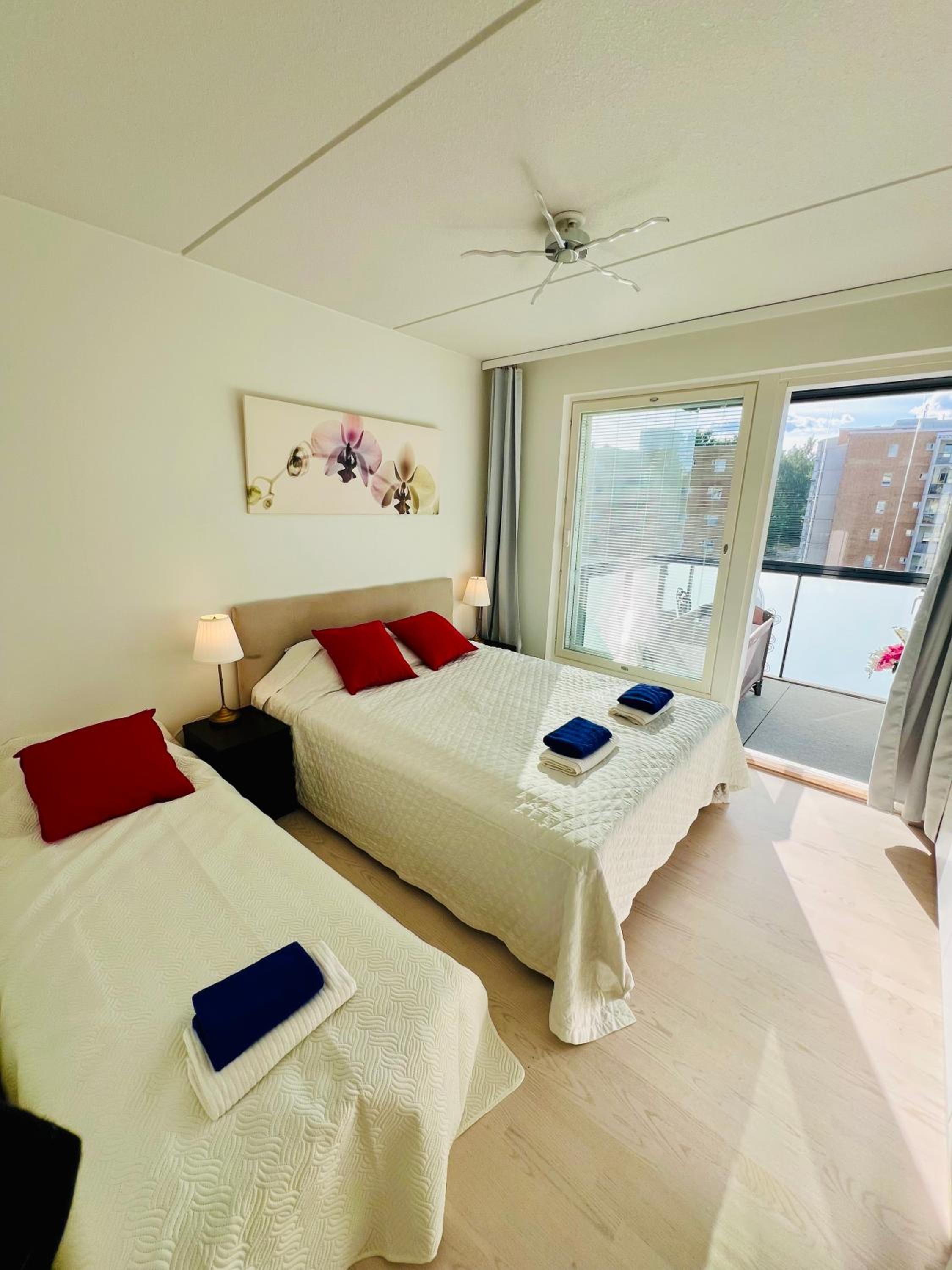 Apartment with Balcony photo 1