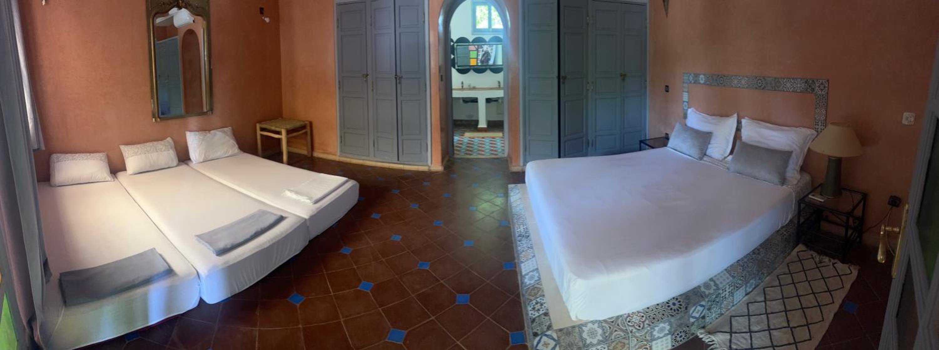 Double Room With Pool View photo 2