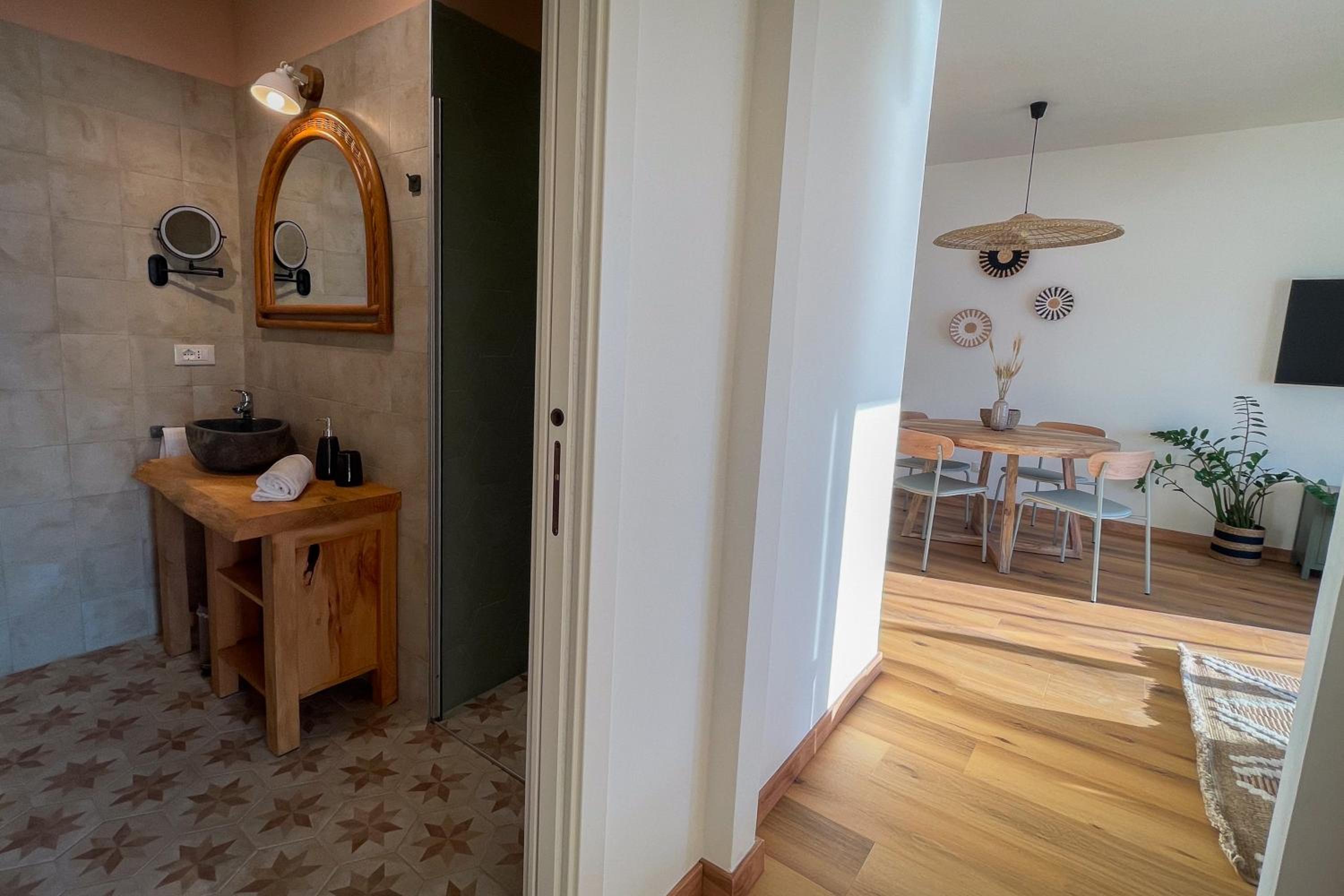 Two-Bedroom Apartment with Lake View photo 1
