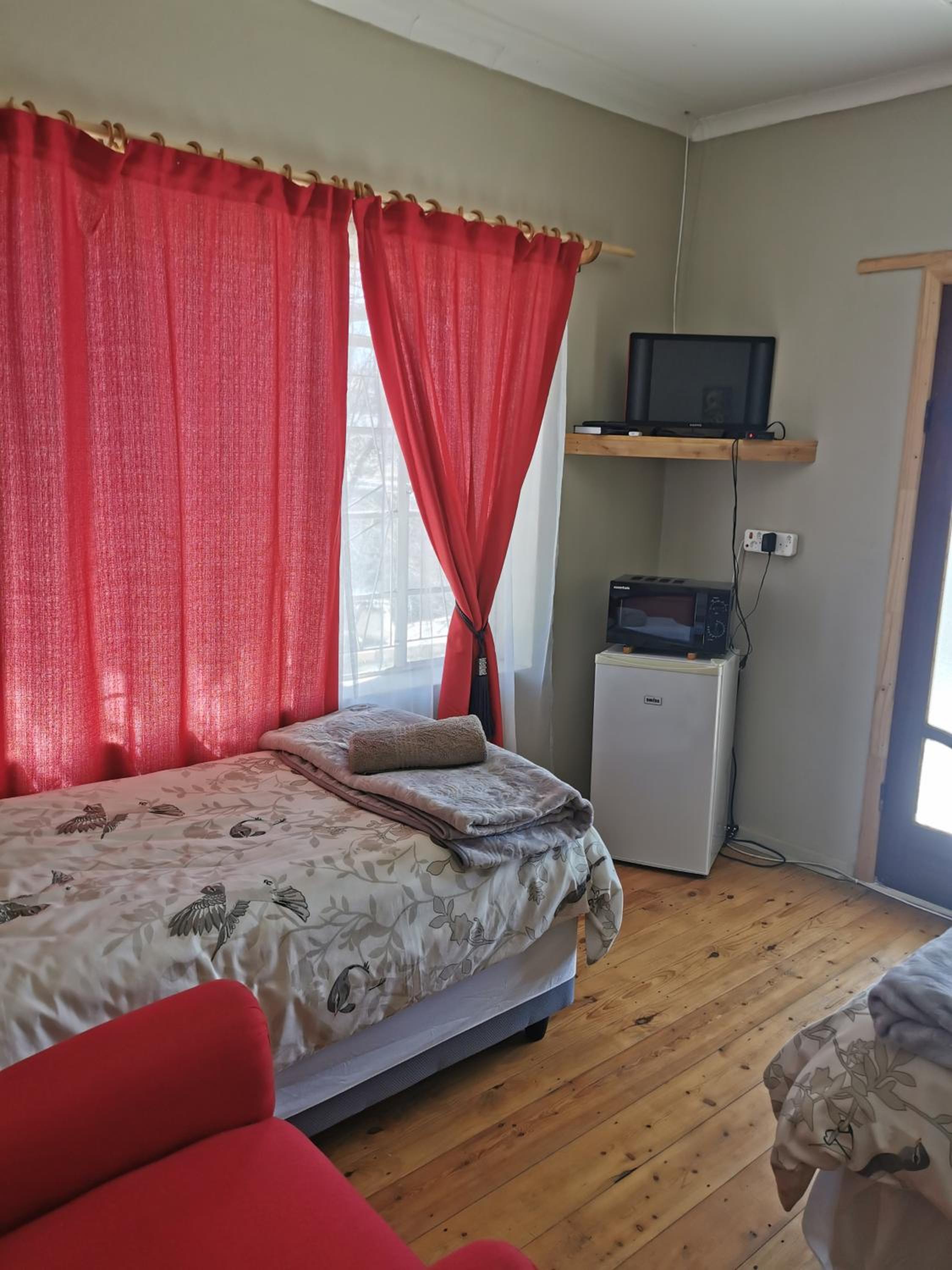 Standard Twin Room - Photo 7