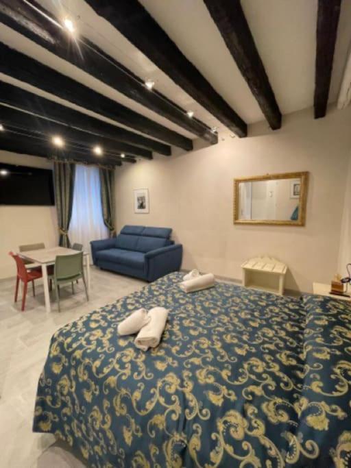 One-Bedroom Apartment with River View photo 1