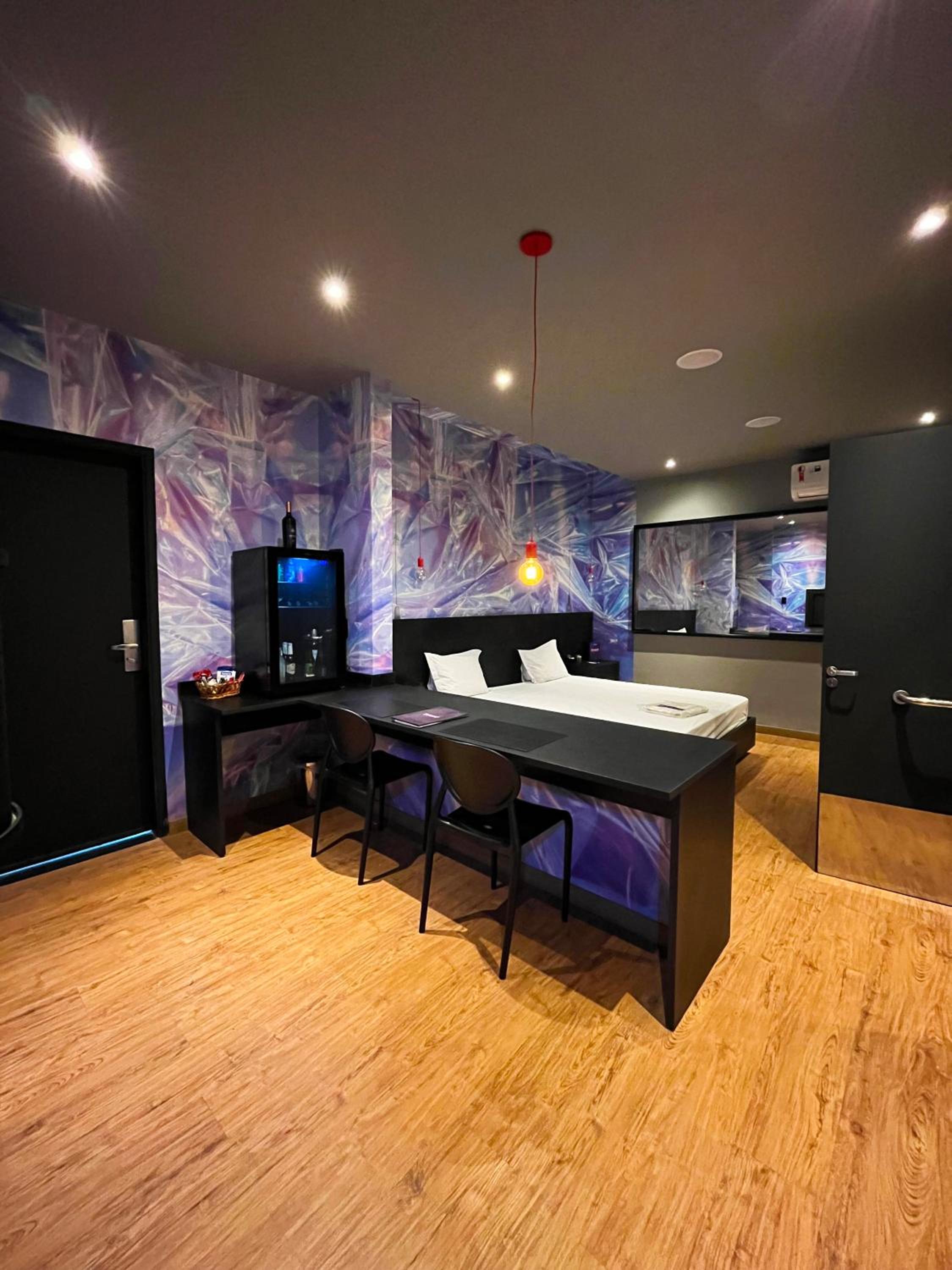 Superior King Suite photo 1