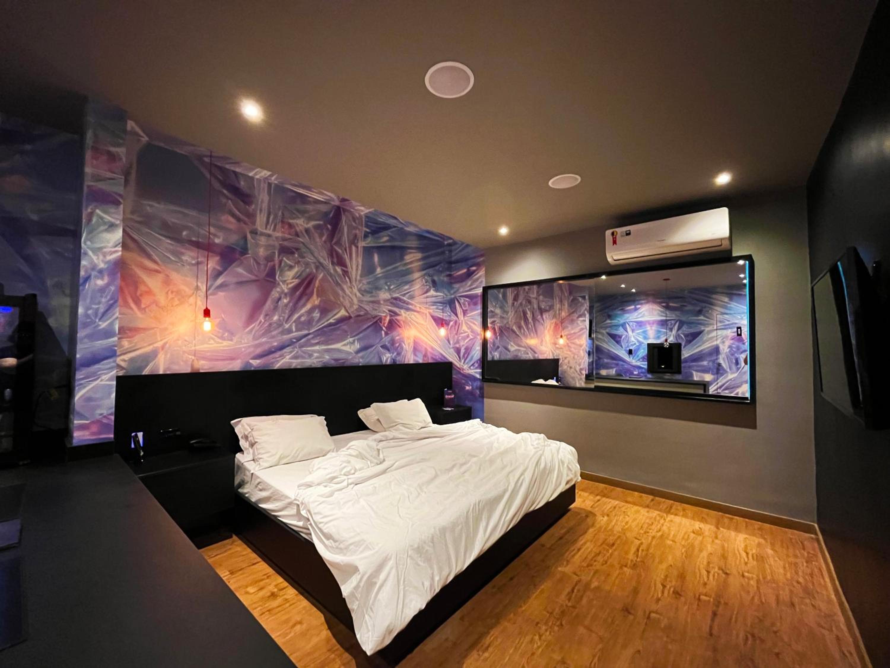 Superior King Suite photo 2