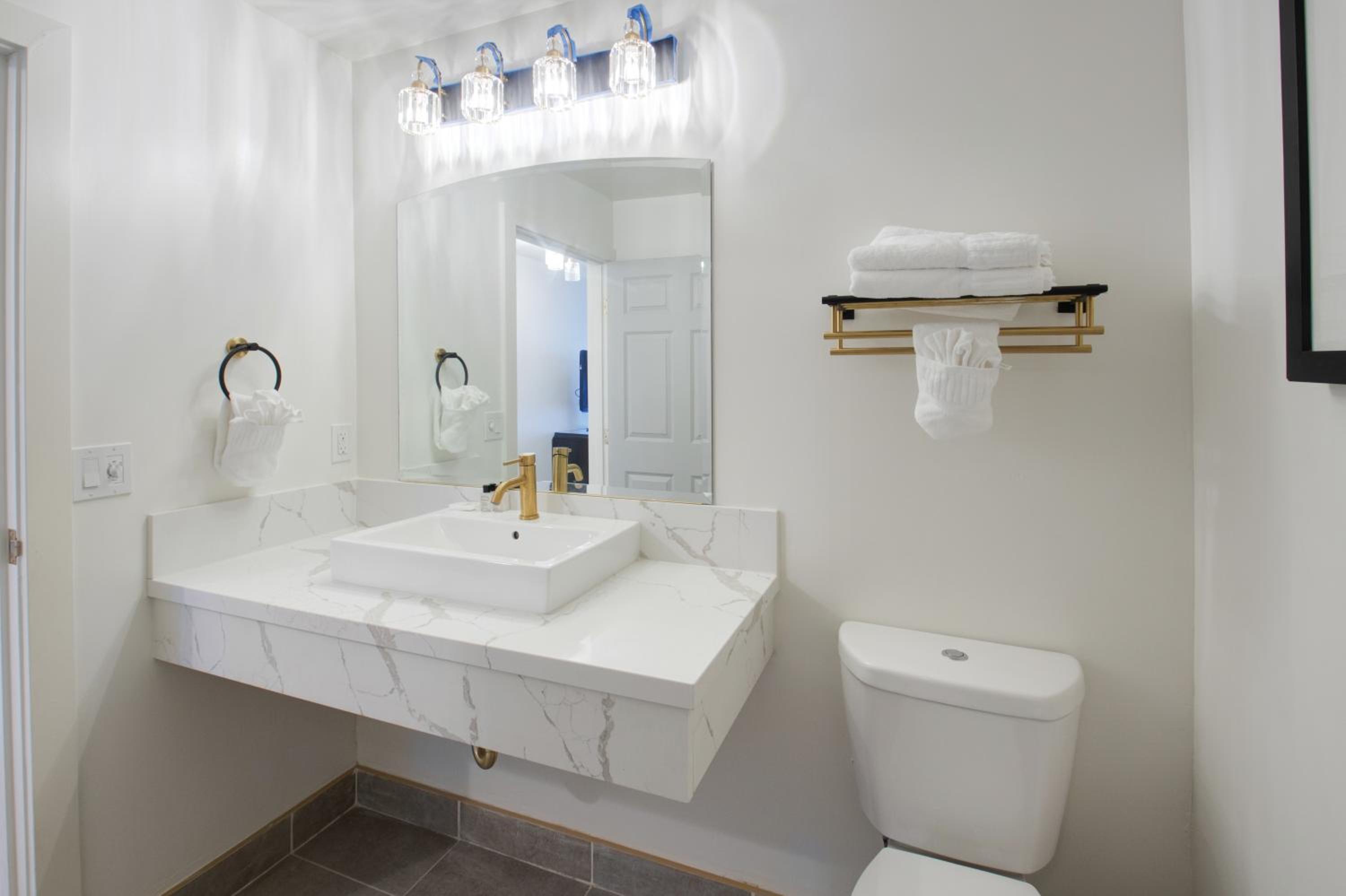 Standard Double Suite - Photo 5