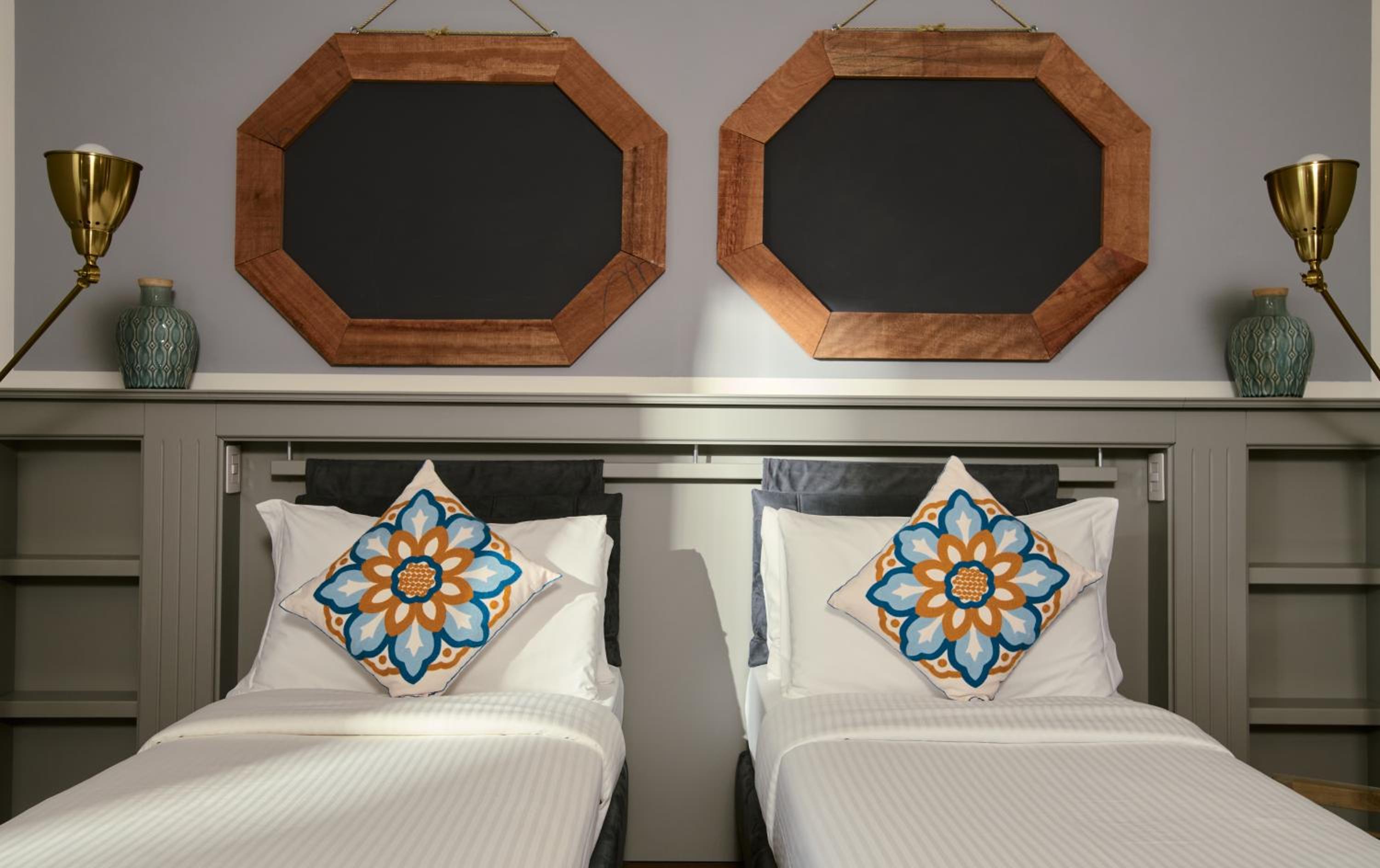Deluxe Double Room with Balcony - Photo 1