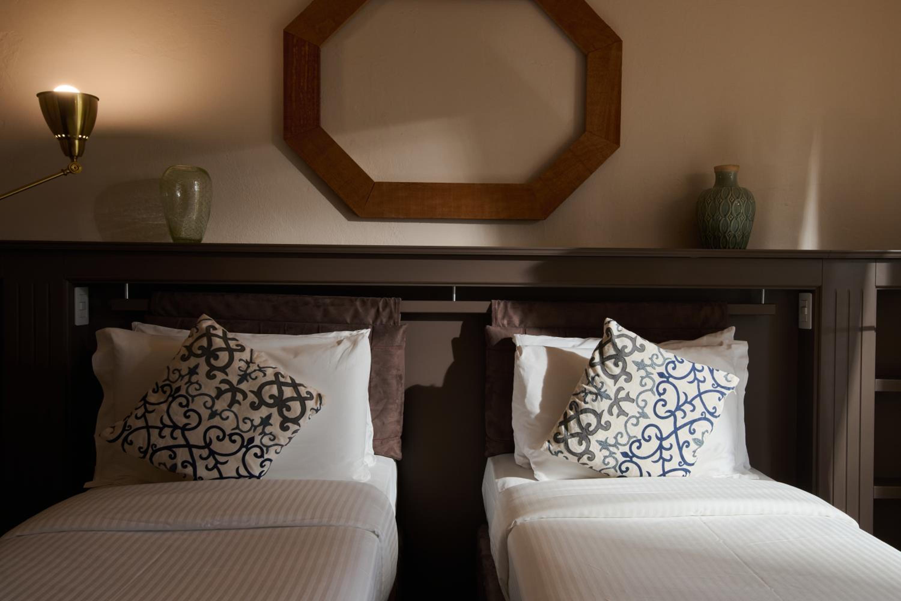 Deluxe Double Room with Balcony - Photo 27