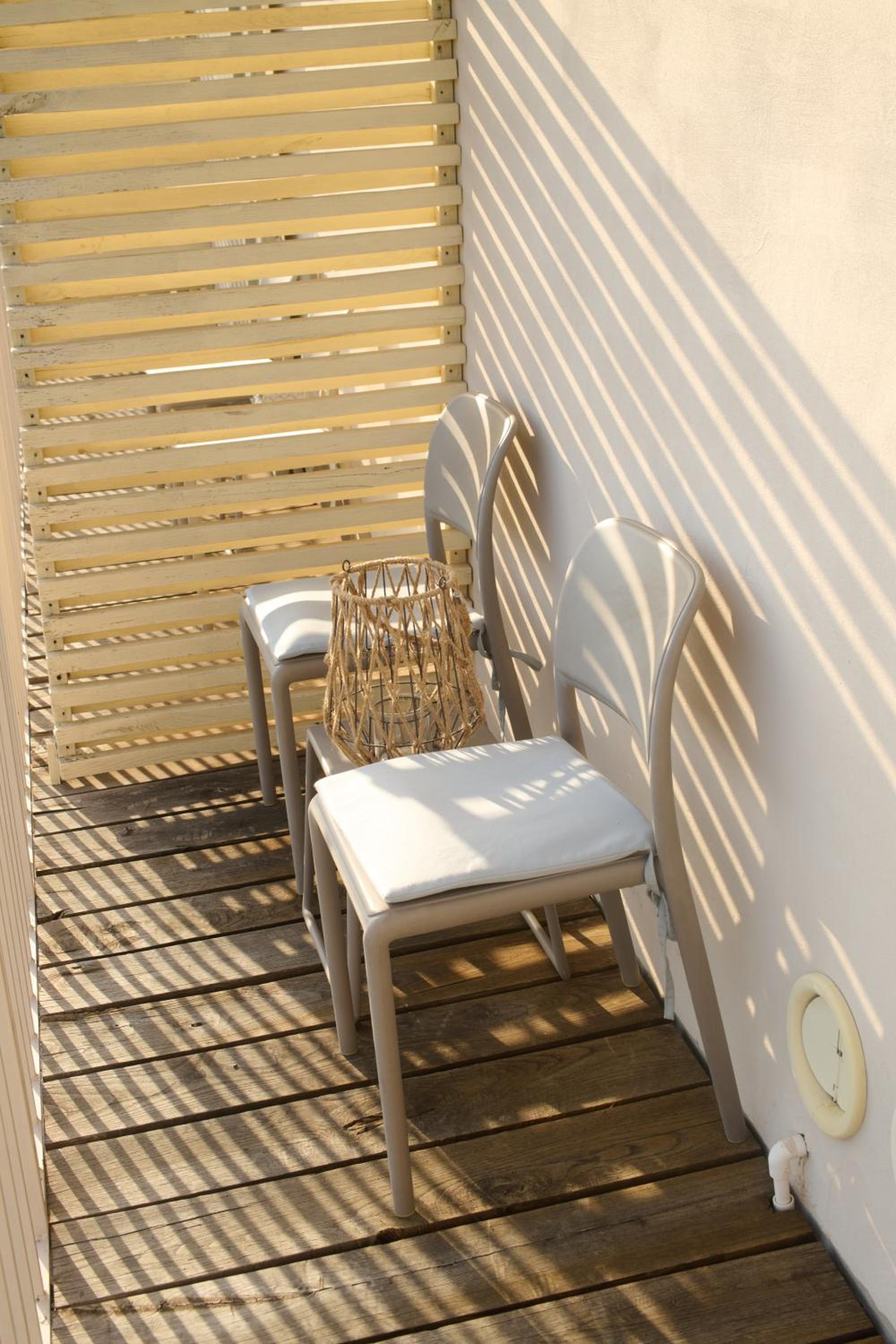 Deluxe Double Room with Balcony - Photo 23