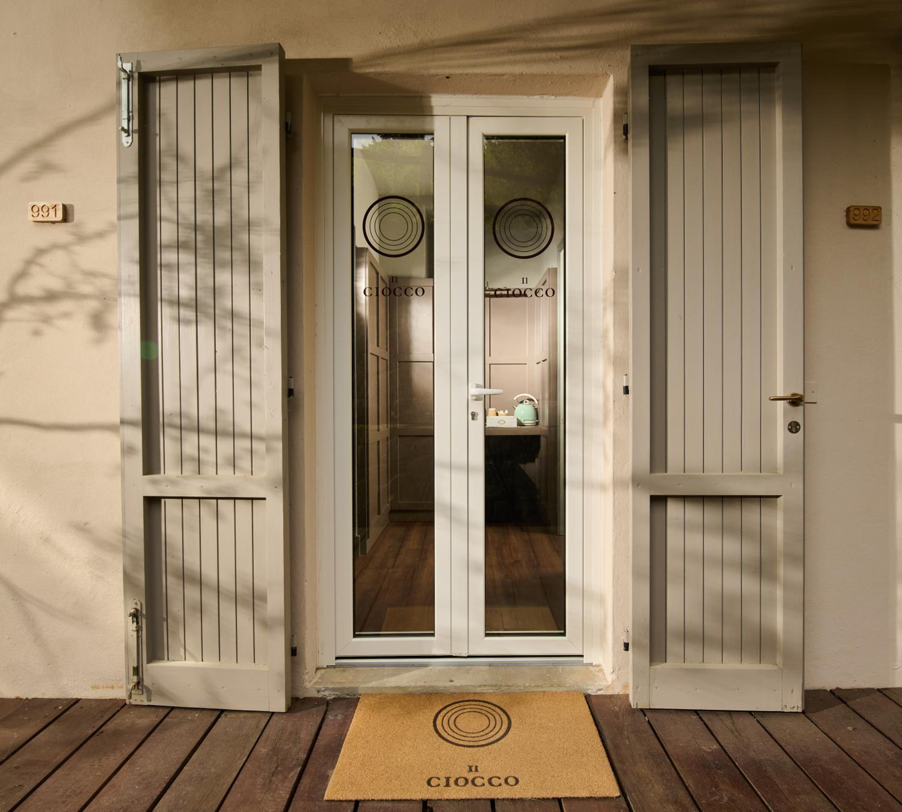 Deluxe Double Room with Balcony - Photo 24