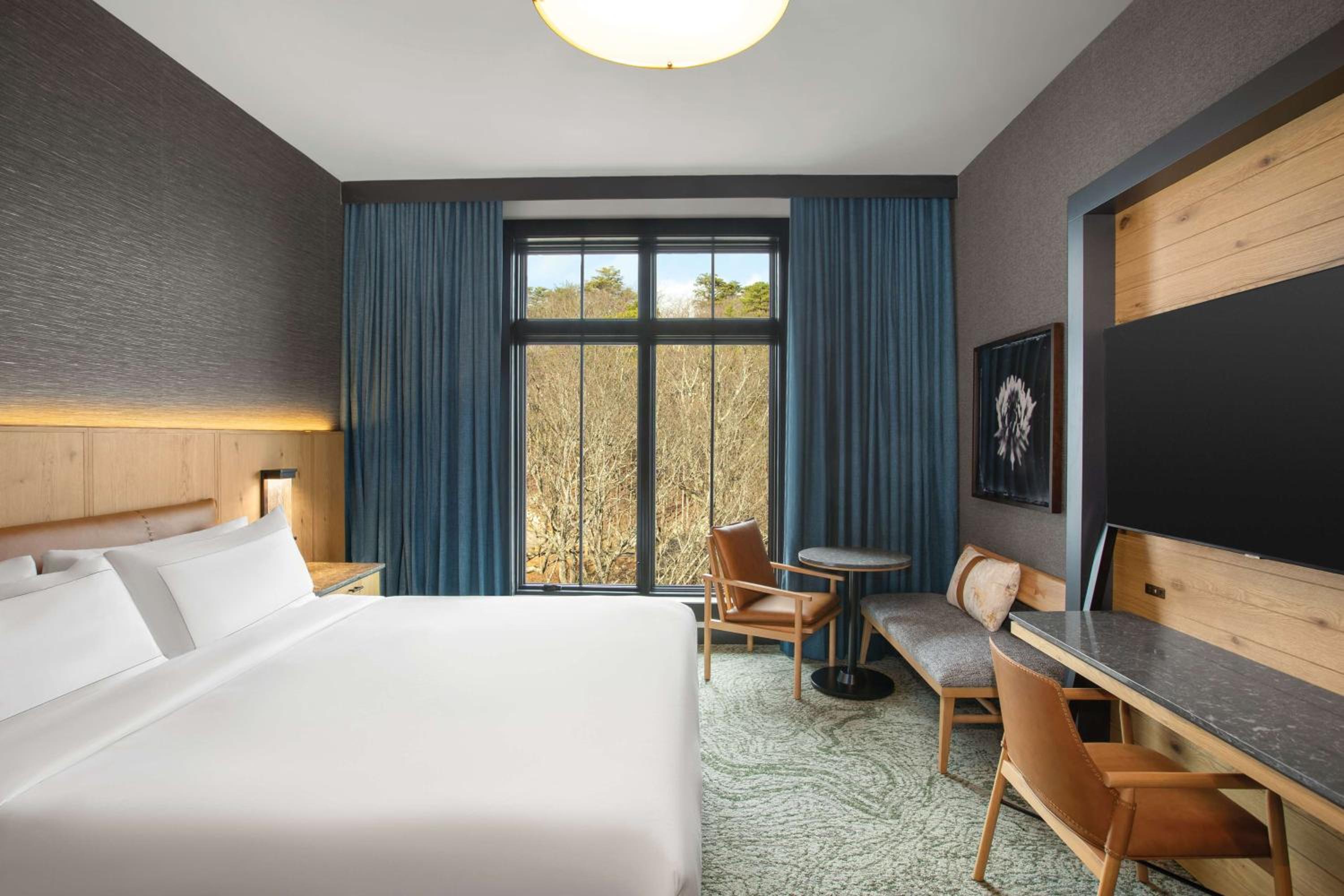 King Room with Resort View - Photo 11