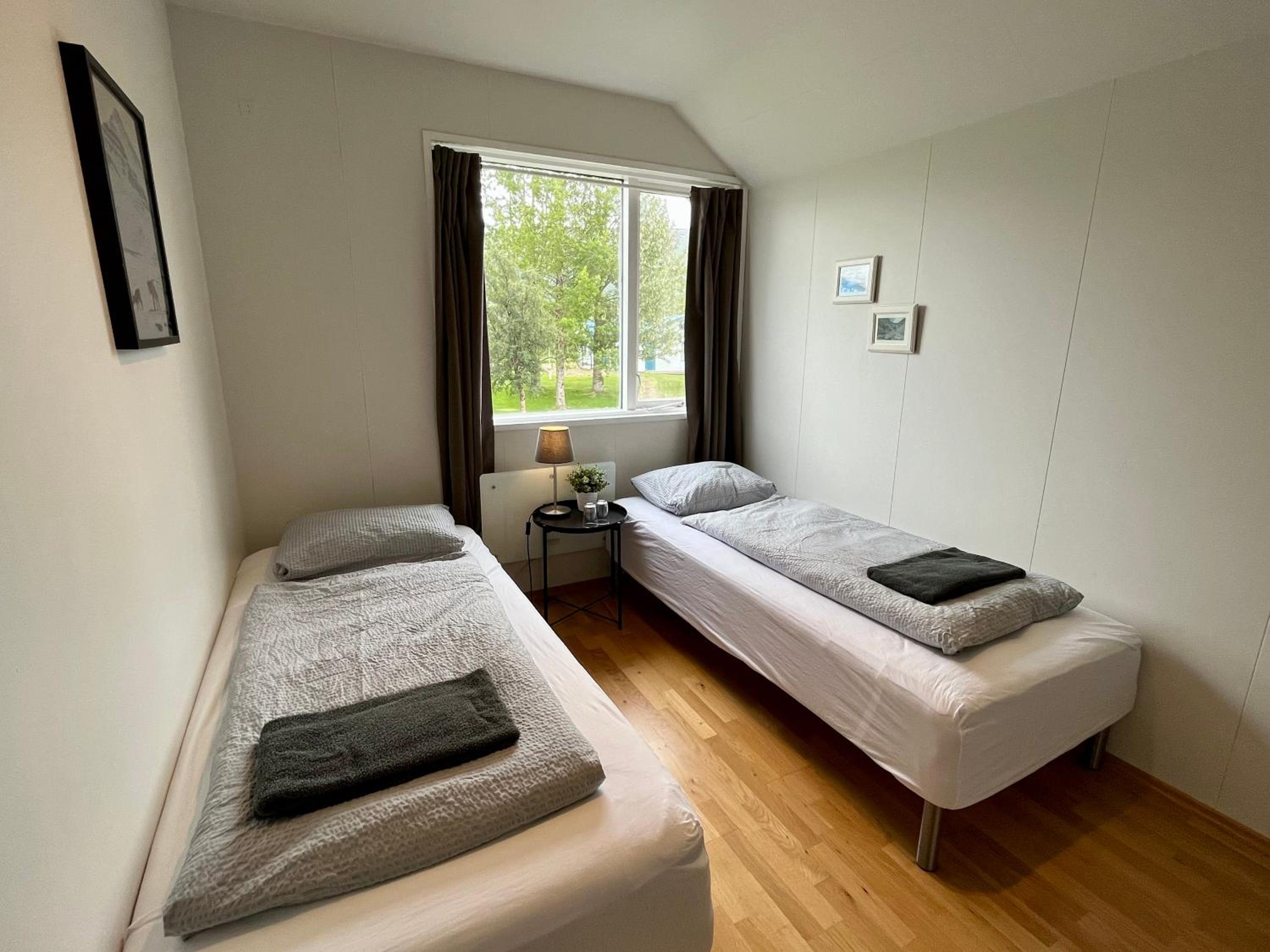 Economy Twin Room with Shared Bathroom