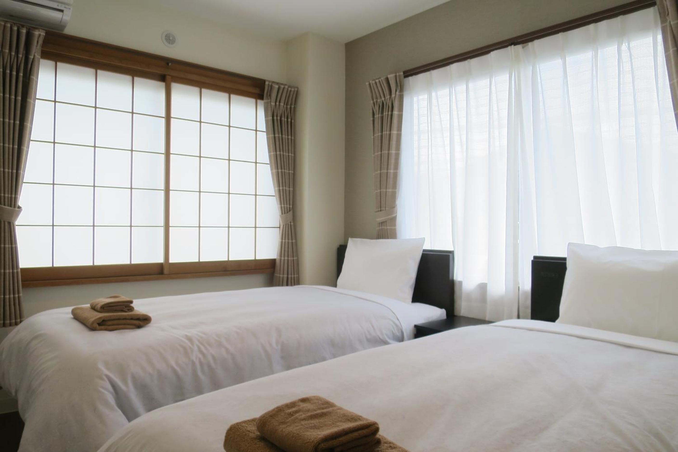 Twin Room - Non-Smoking photo 1