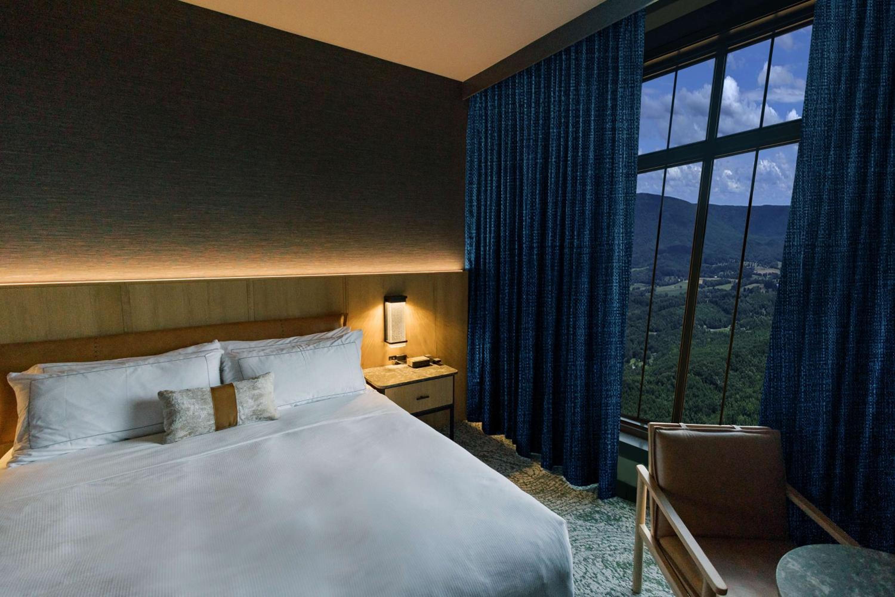 Superior King Room with Mountain View - Photo 4