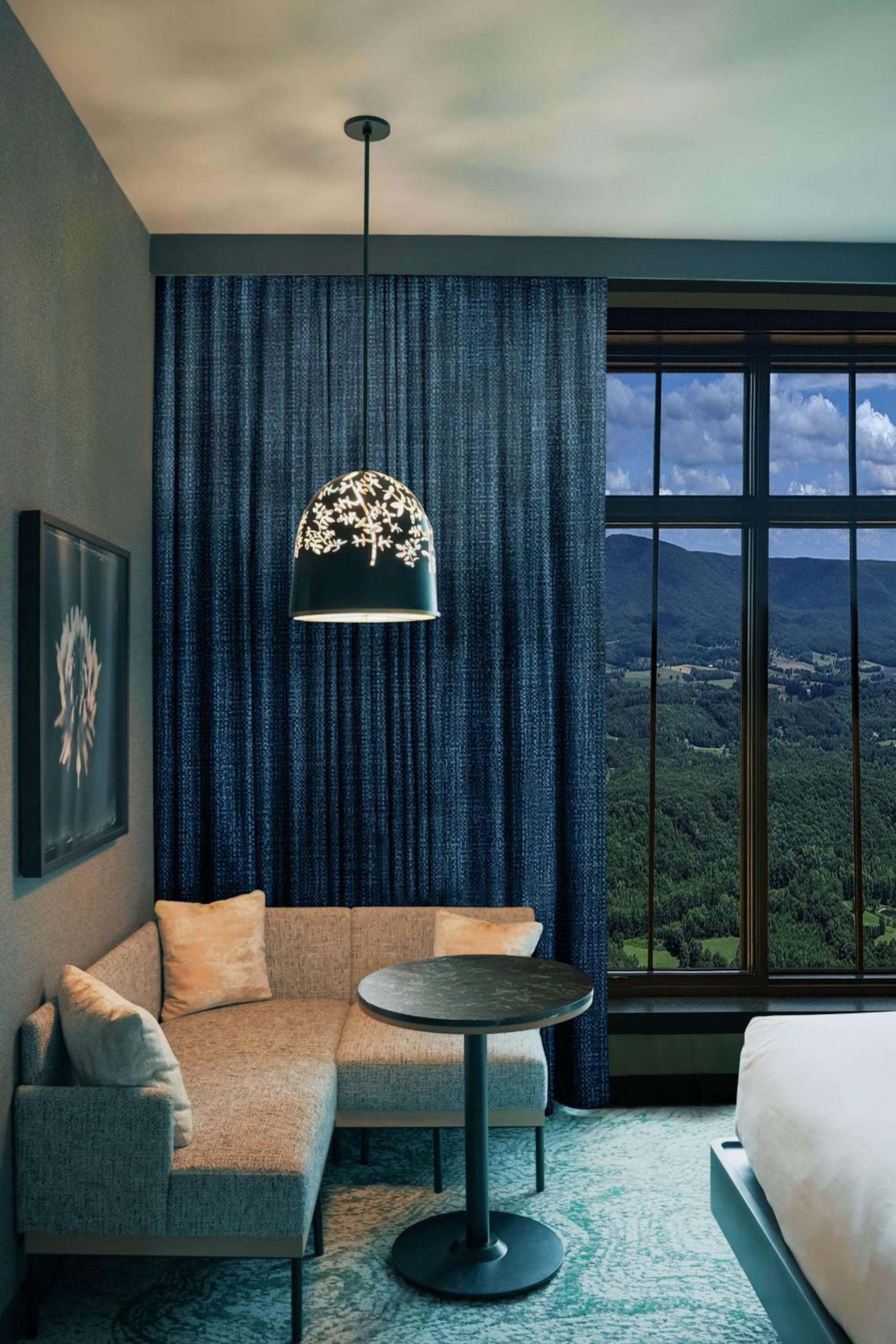Superior King Room with Mountain View - Photo 5