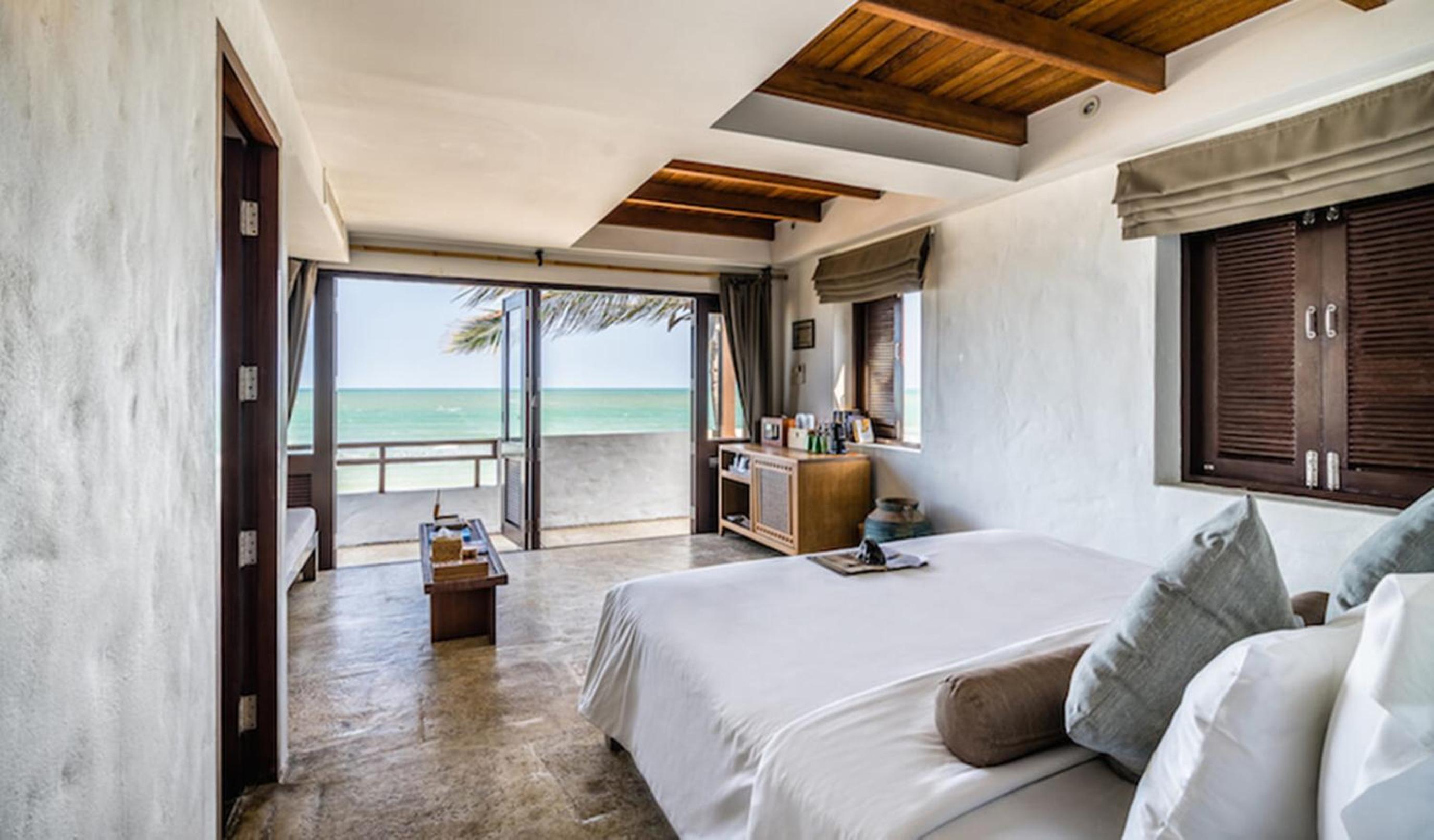 Beachfront Rooftop Suite