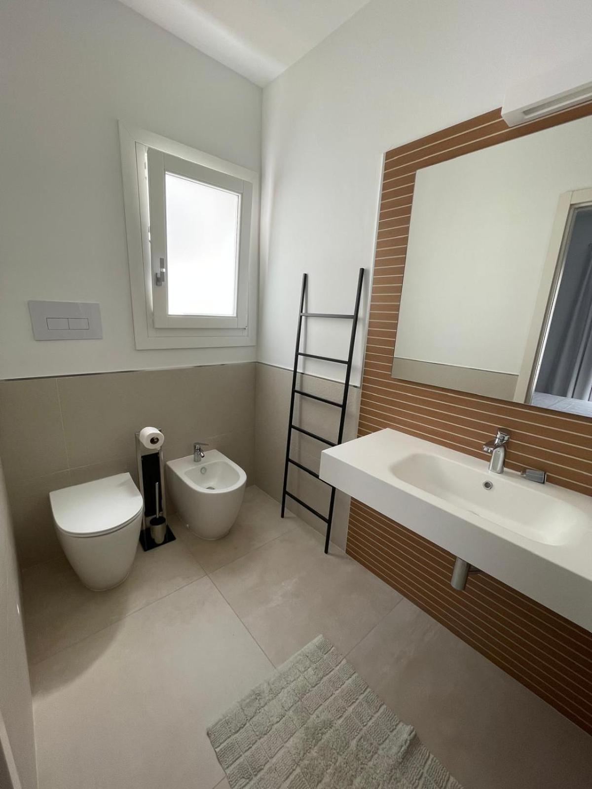 Deluxe King Room photo 2