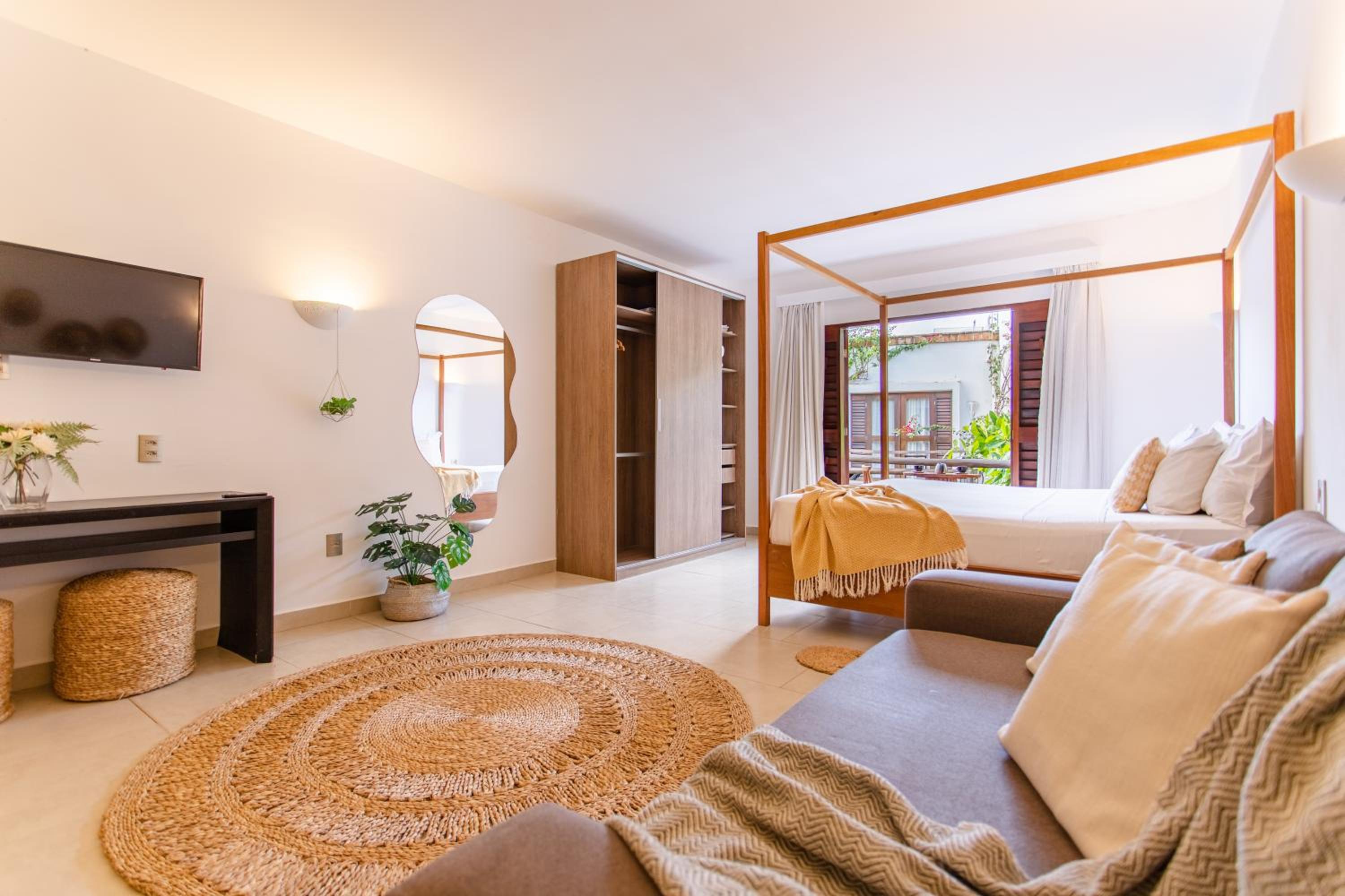 Superior Studio Apartment with Pool View