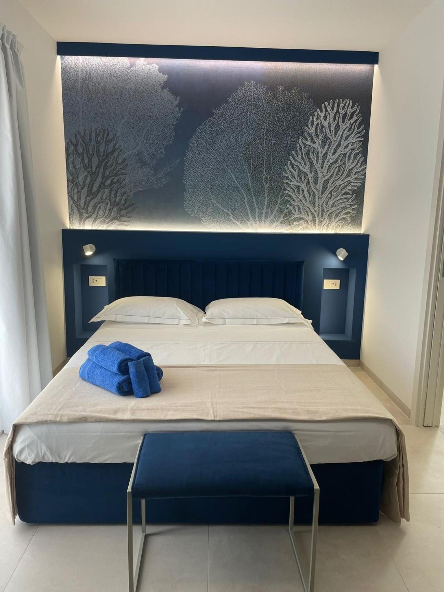 Deluxe King Room photo 1