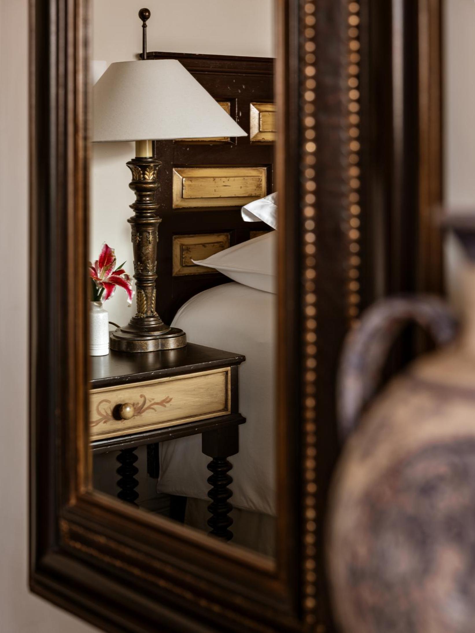 Deluxe Room - Photo 2