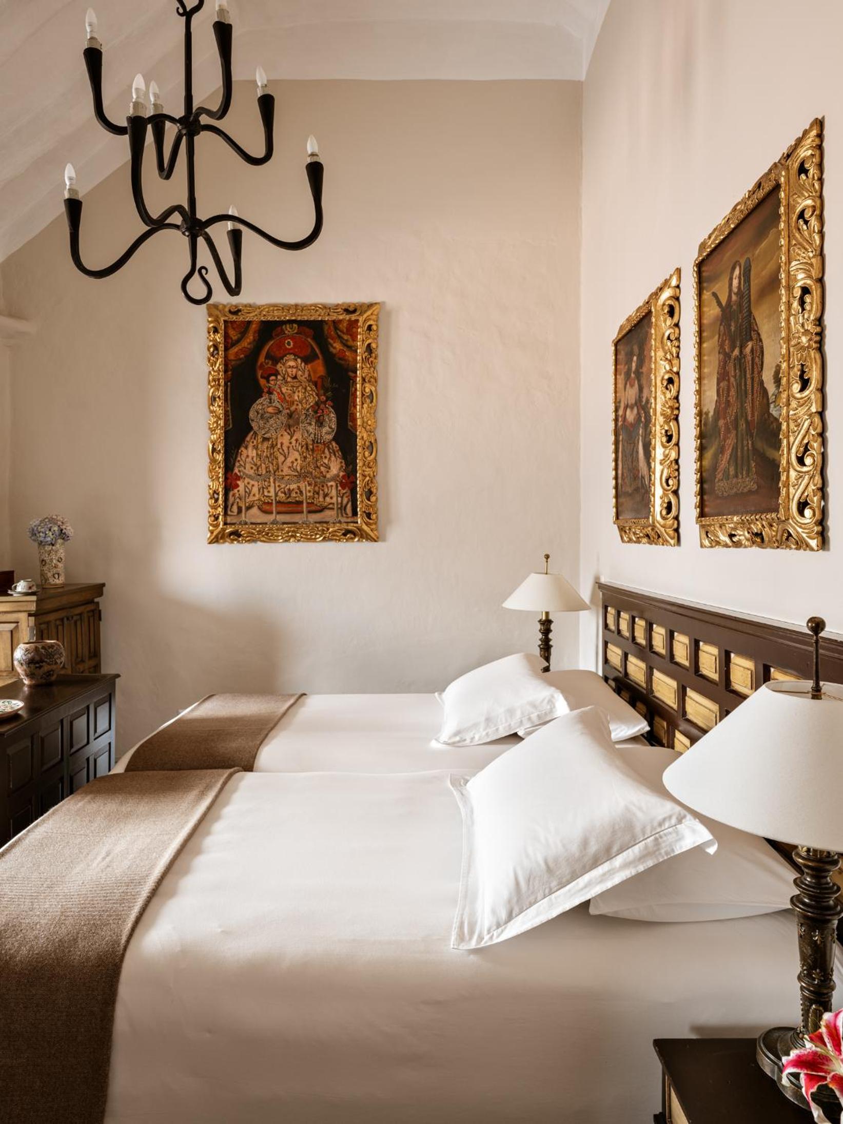 Deluxe Room - Photo 1