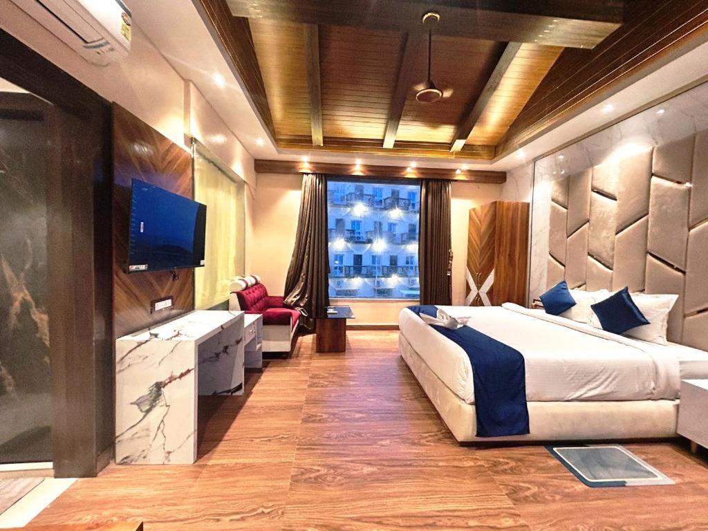 Deluxe Double Room With Balcony And Sea View