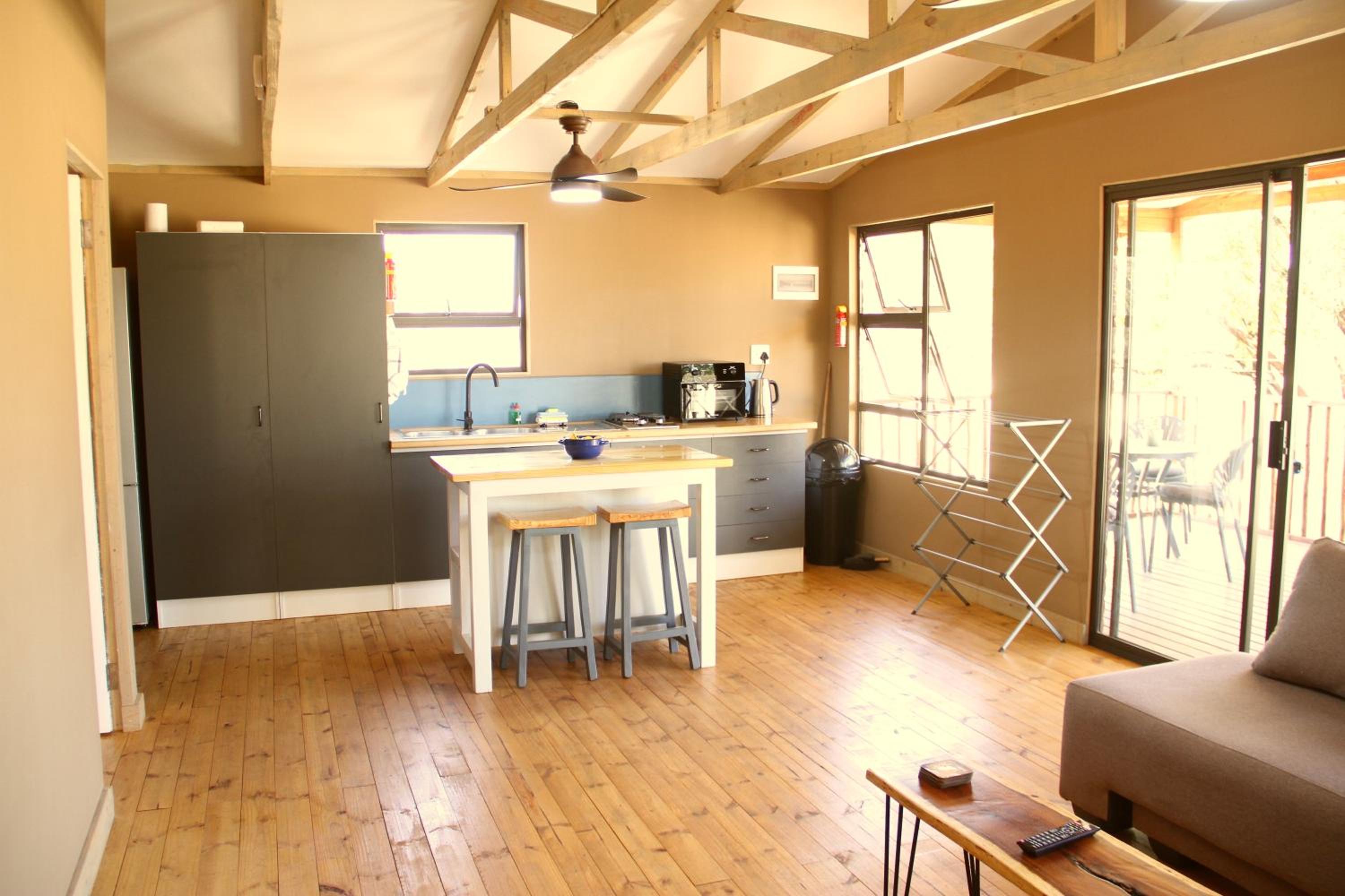 One-Bedroom House photo 2