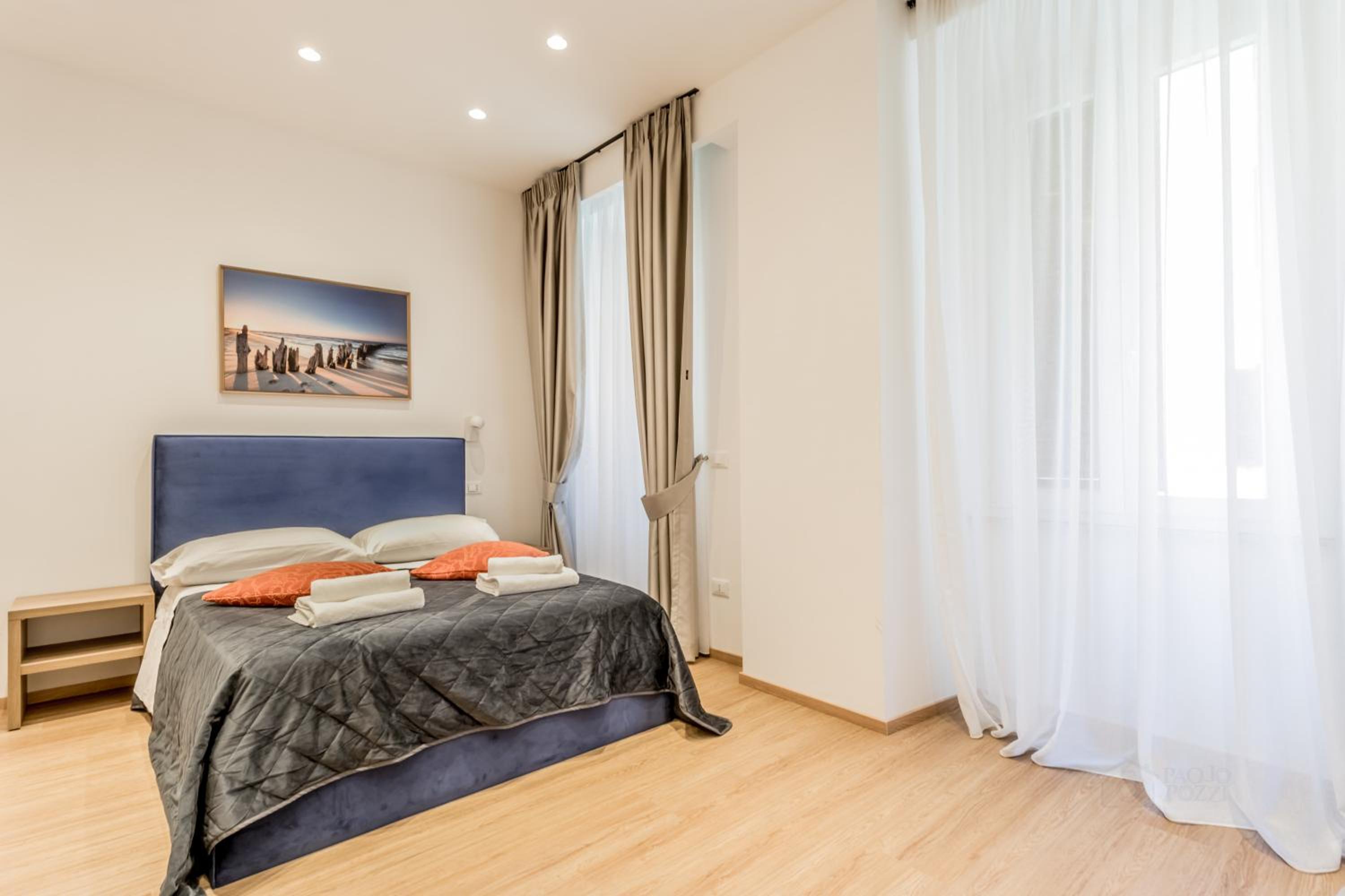 Large Double Room photo 2