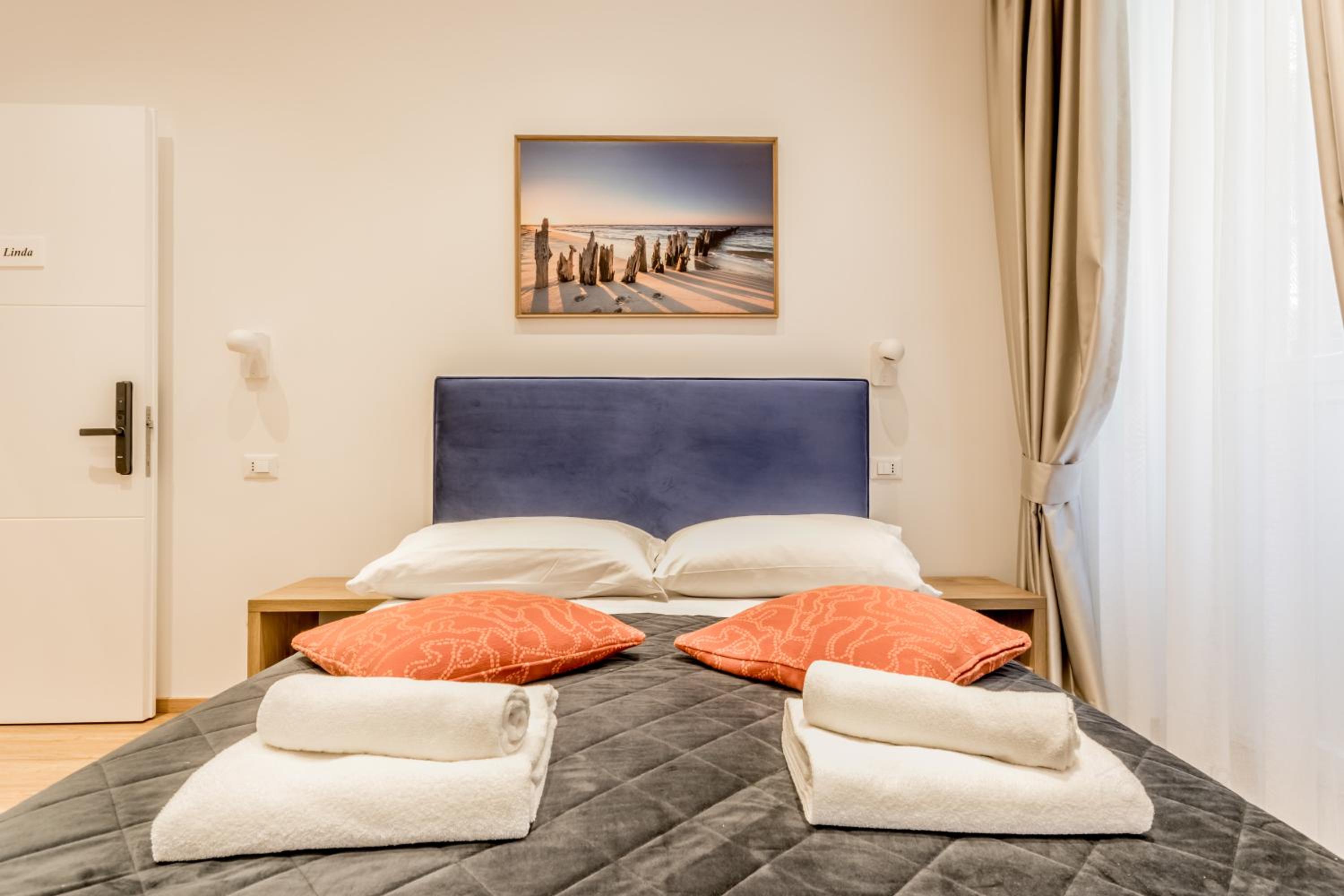 Large Double Room photo 3