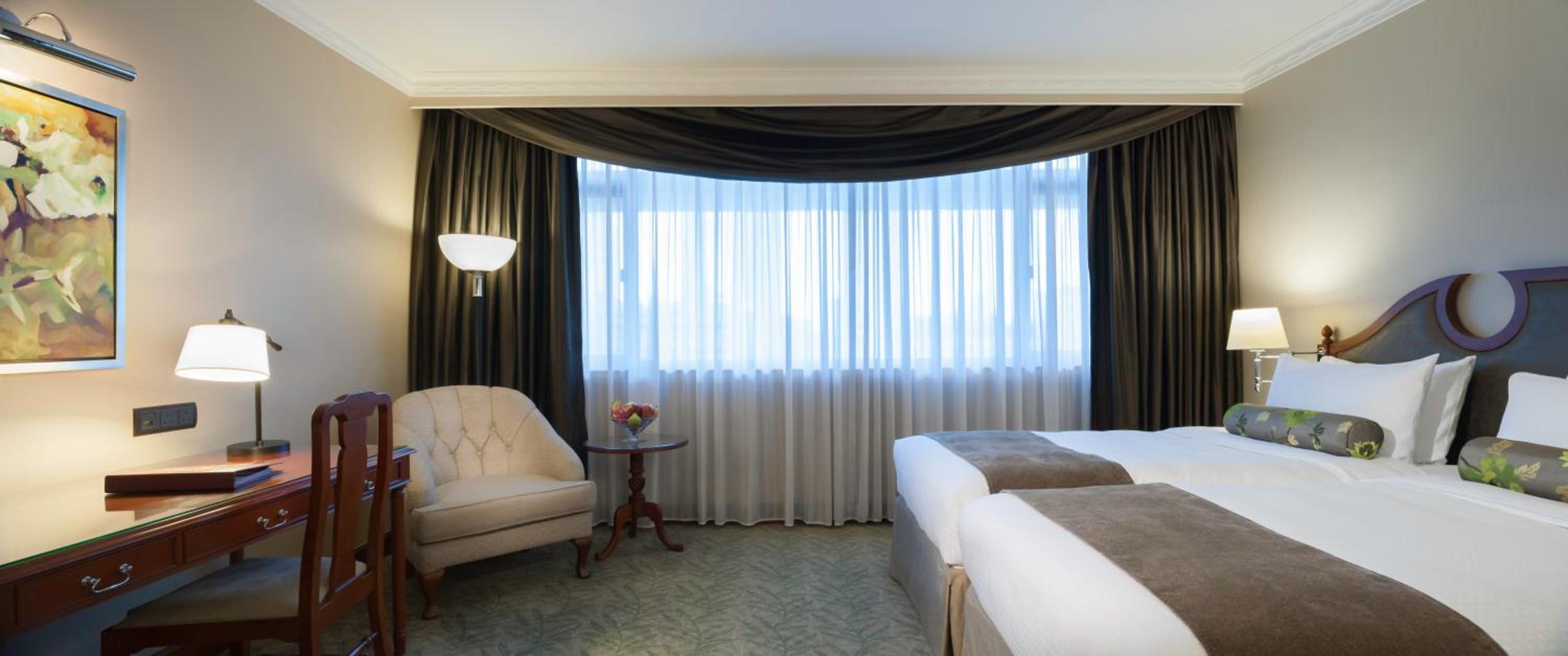 Continental Club – Deluxe King or Twin Room