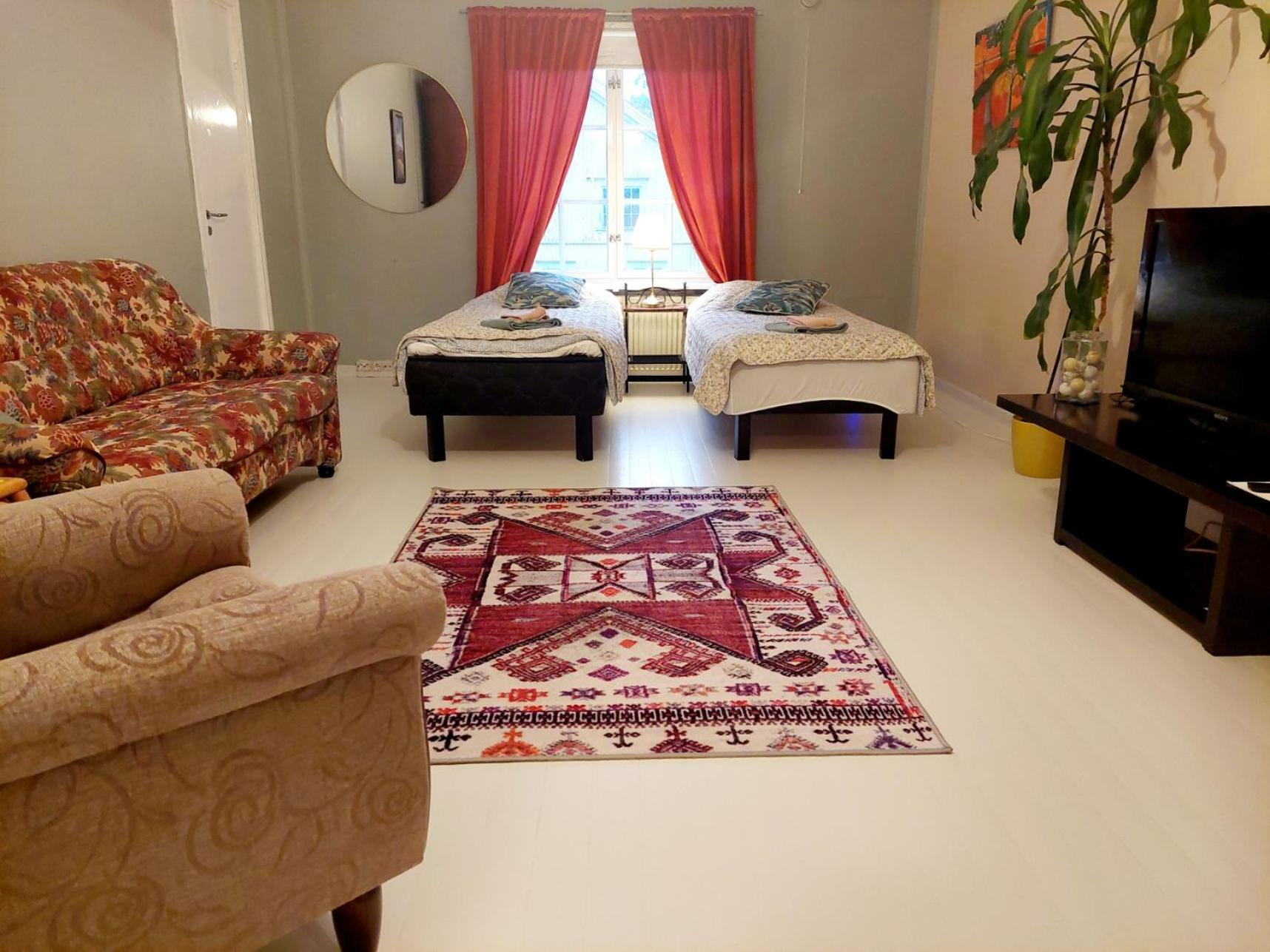 One-Bedroom Apartment photo 1