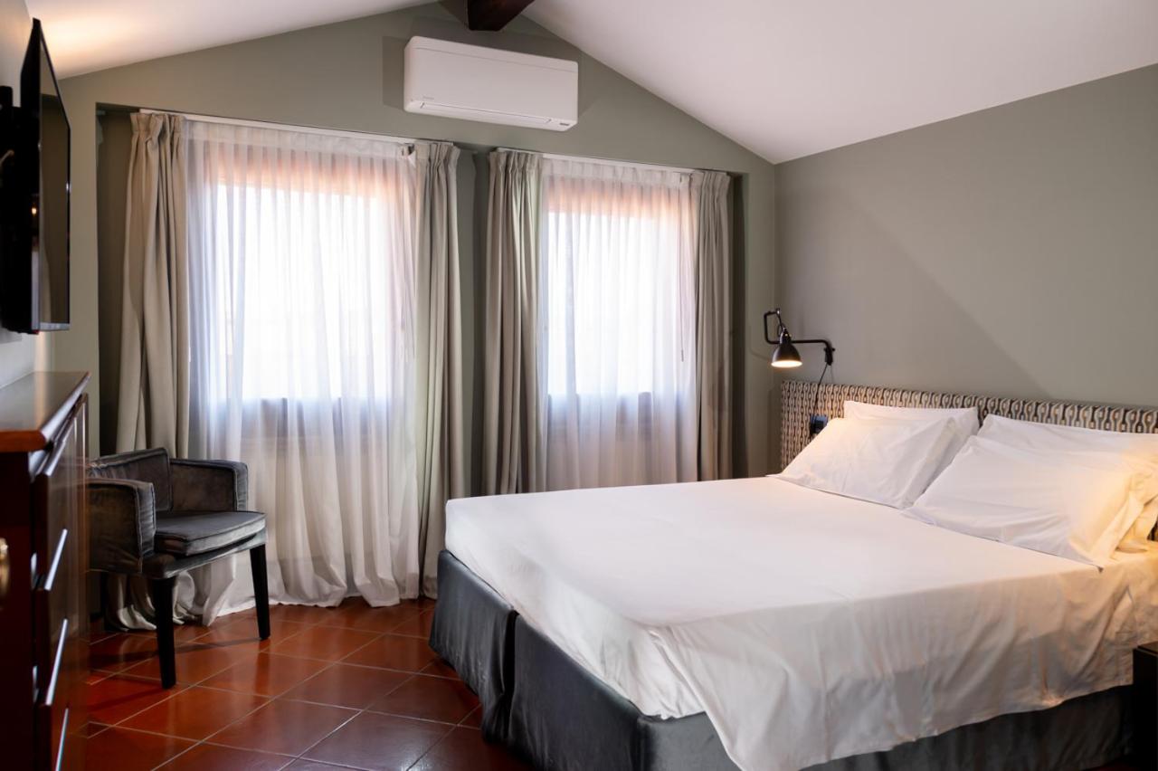 One-Bedroom Apartment - Annex photo 1