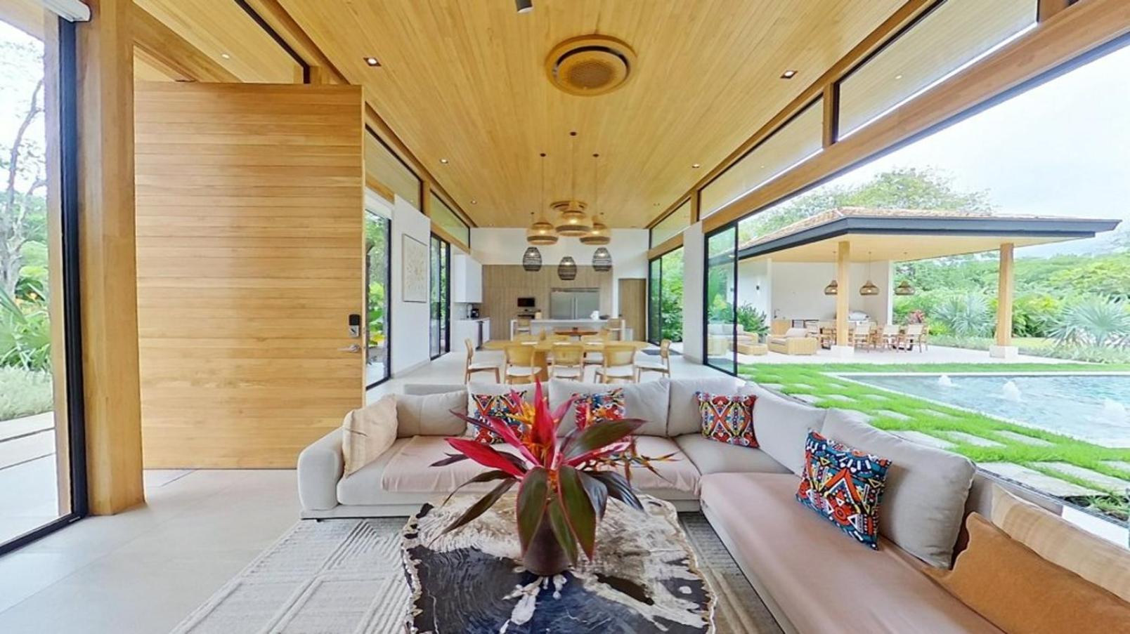 Four-Bedroom House photo 1