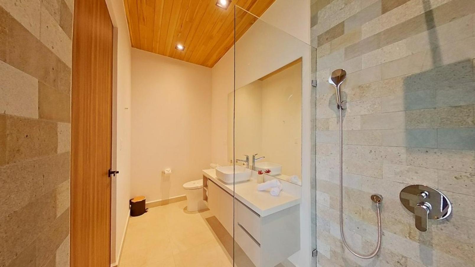 Four-Bedroom House photo 2