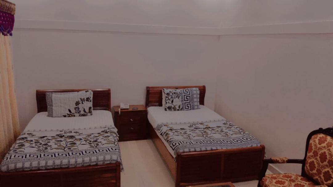 Twin Room with Bathroom photo 2
