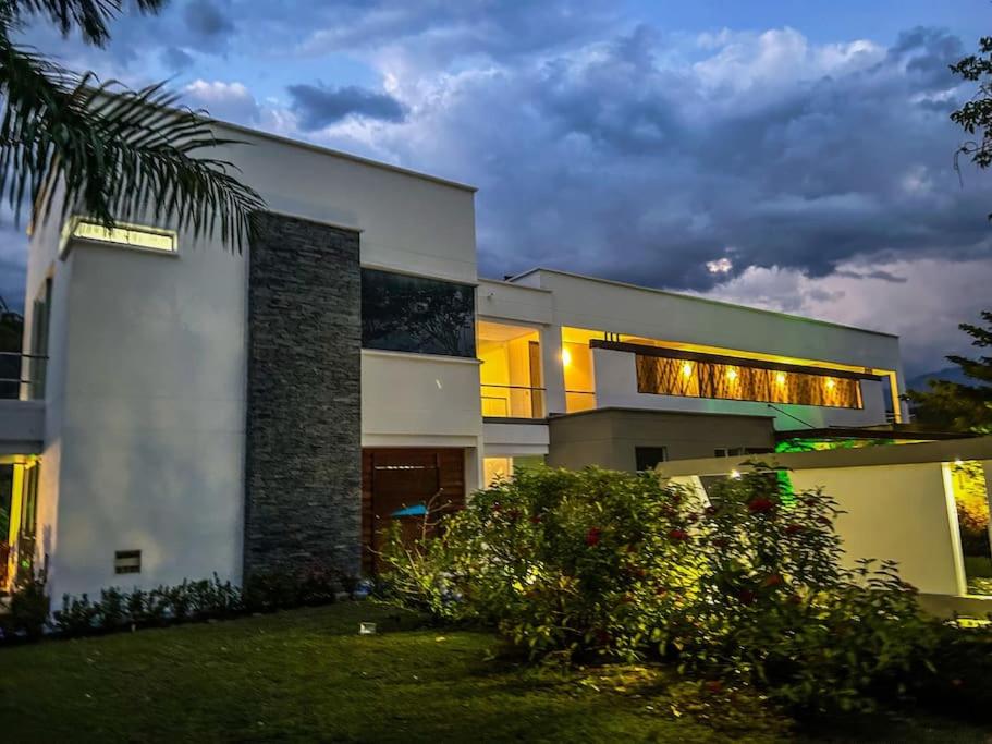 Villa photo 2