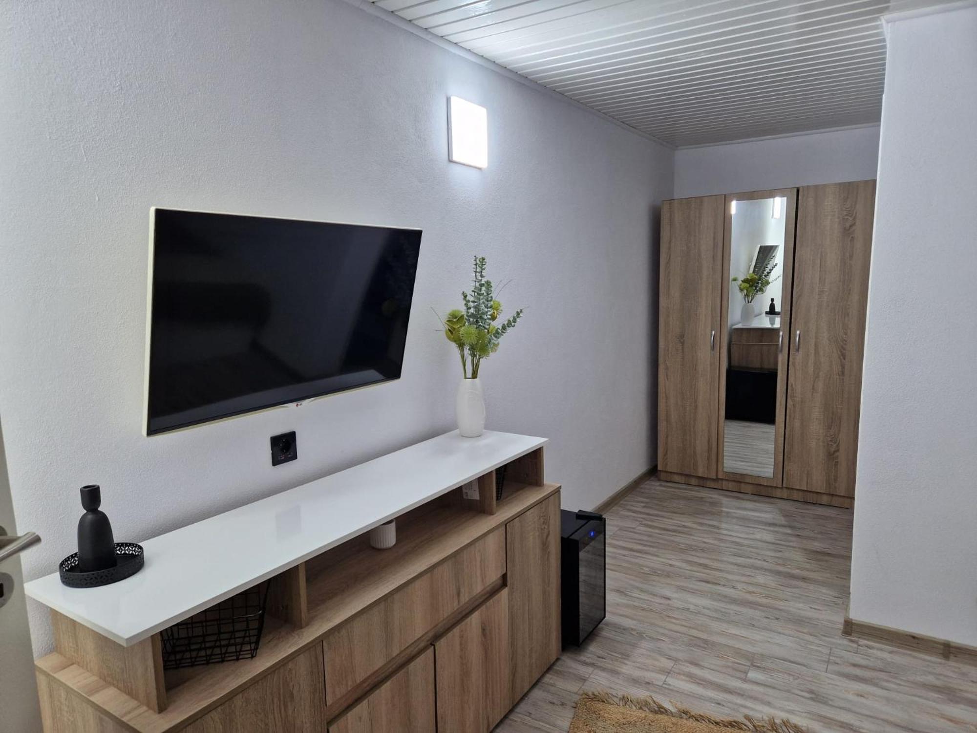 Twin Room with Private Bathroom photo 3