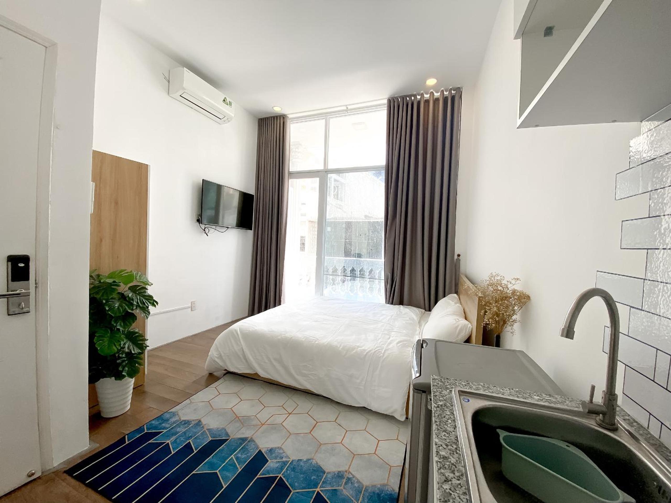 Studio With Balcony