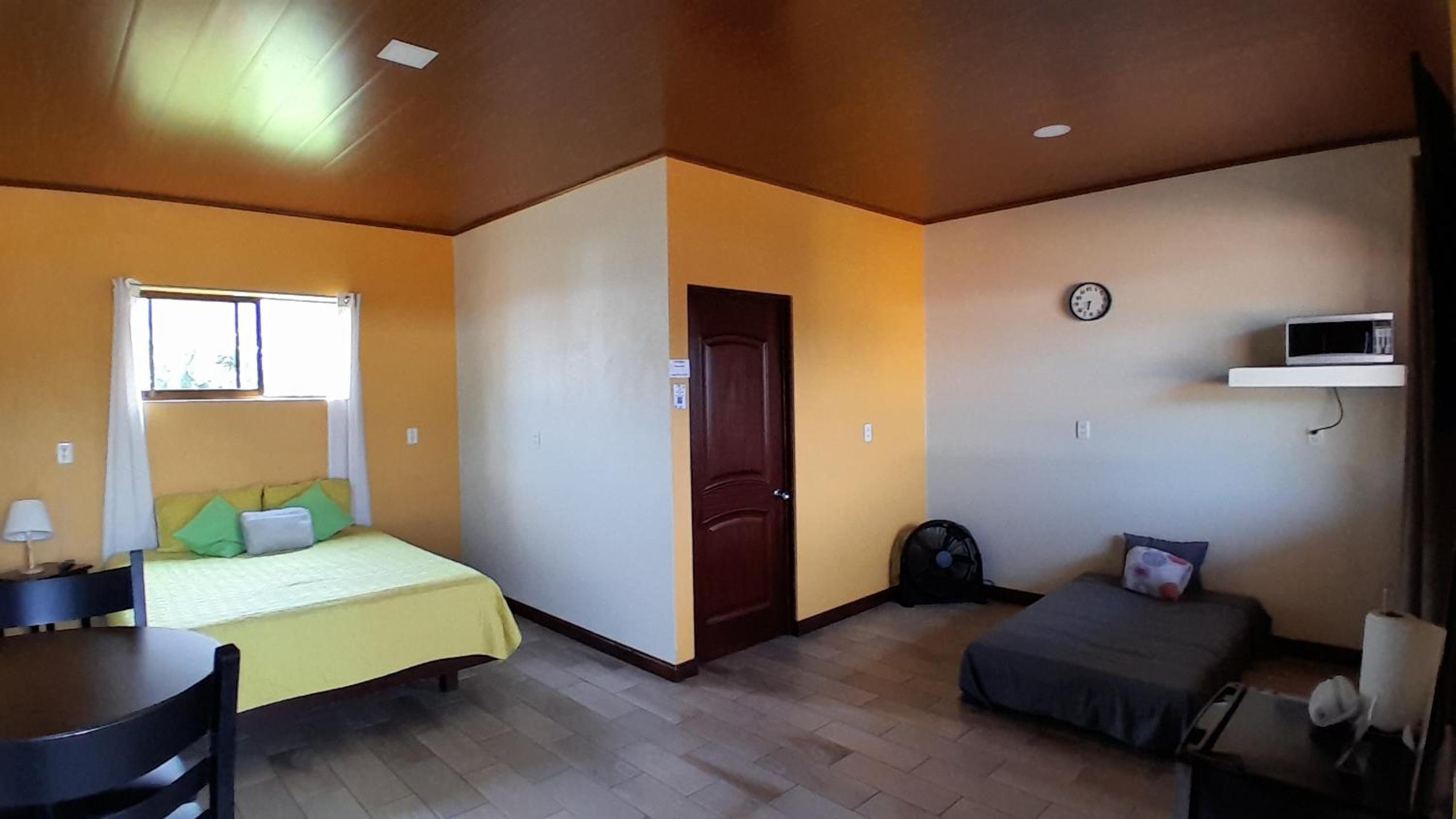 Standard Queen Room photo 3