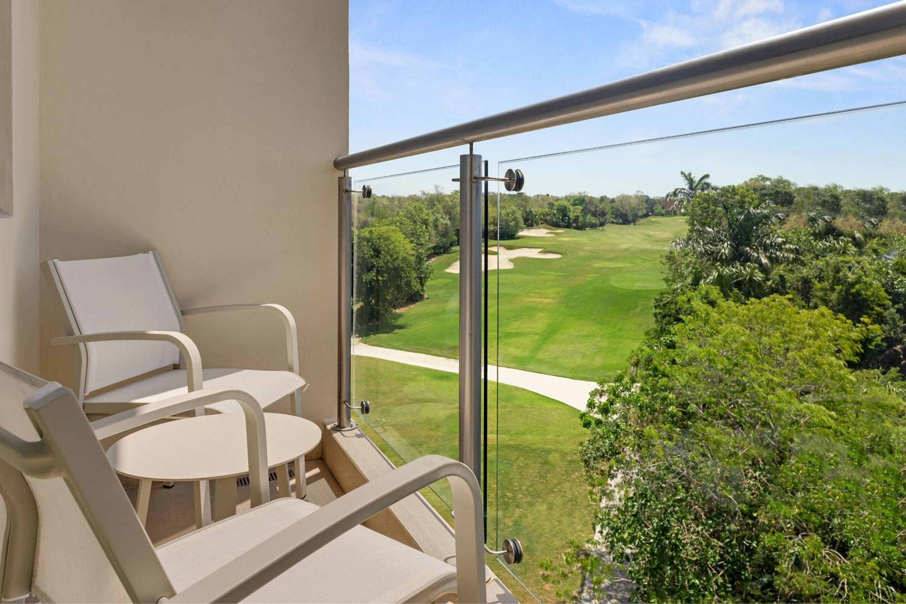 King Studio with Garden View and Balcony - Photo 4