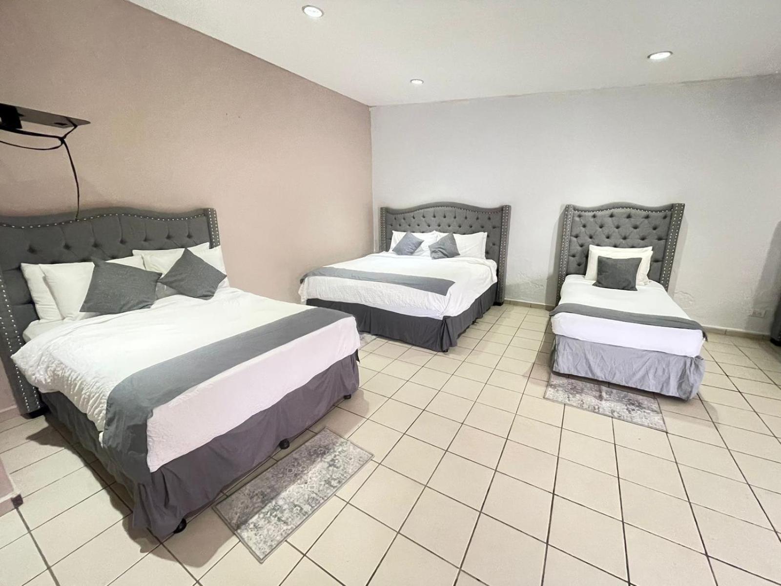 Economy Quadruple Room photo 3