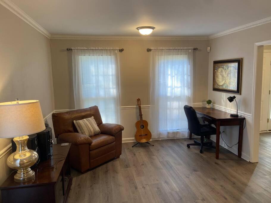 Three-Bedroom House photo 3