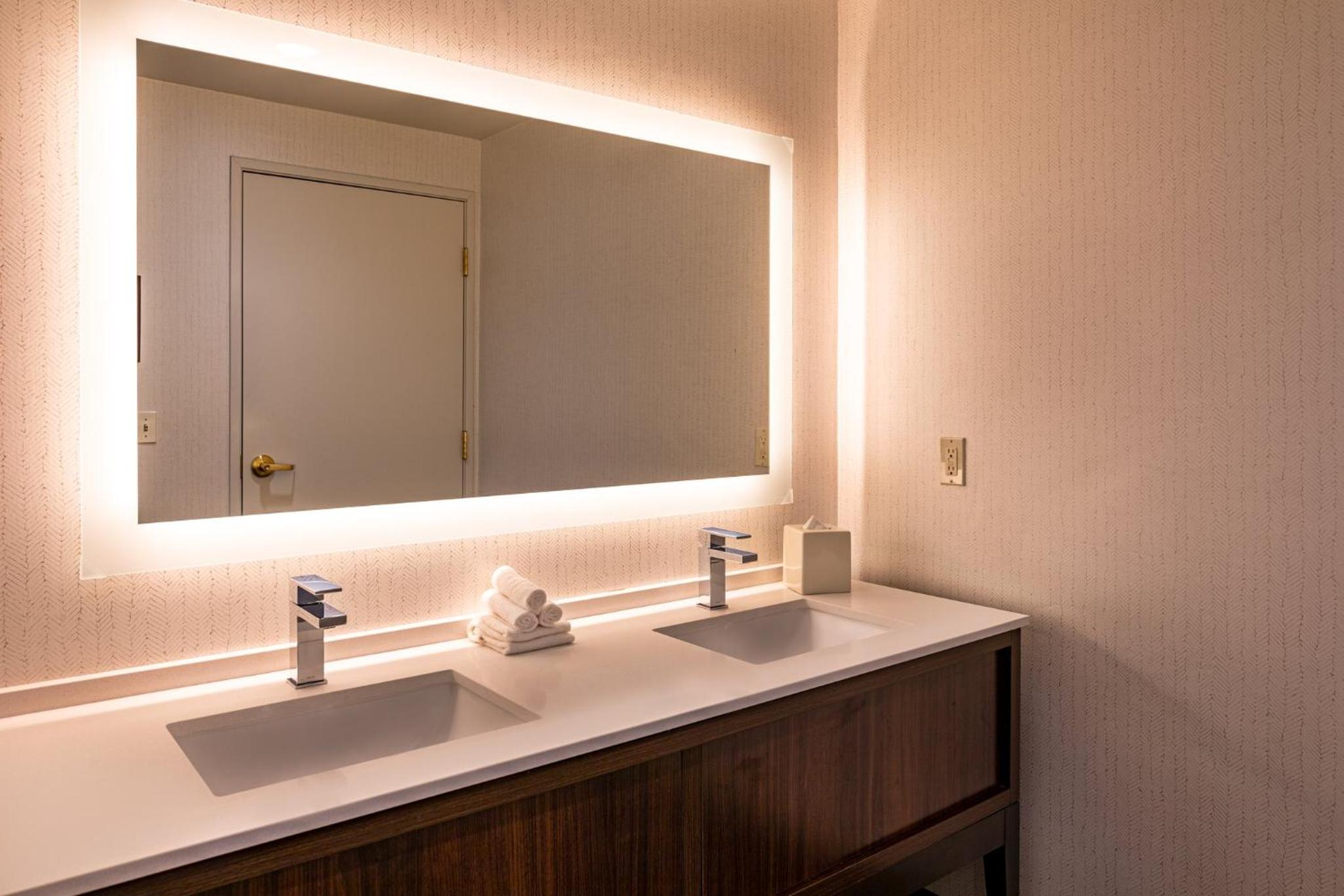 King Suite - Photo 12