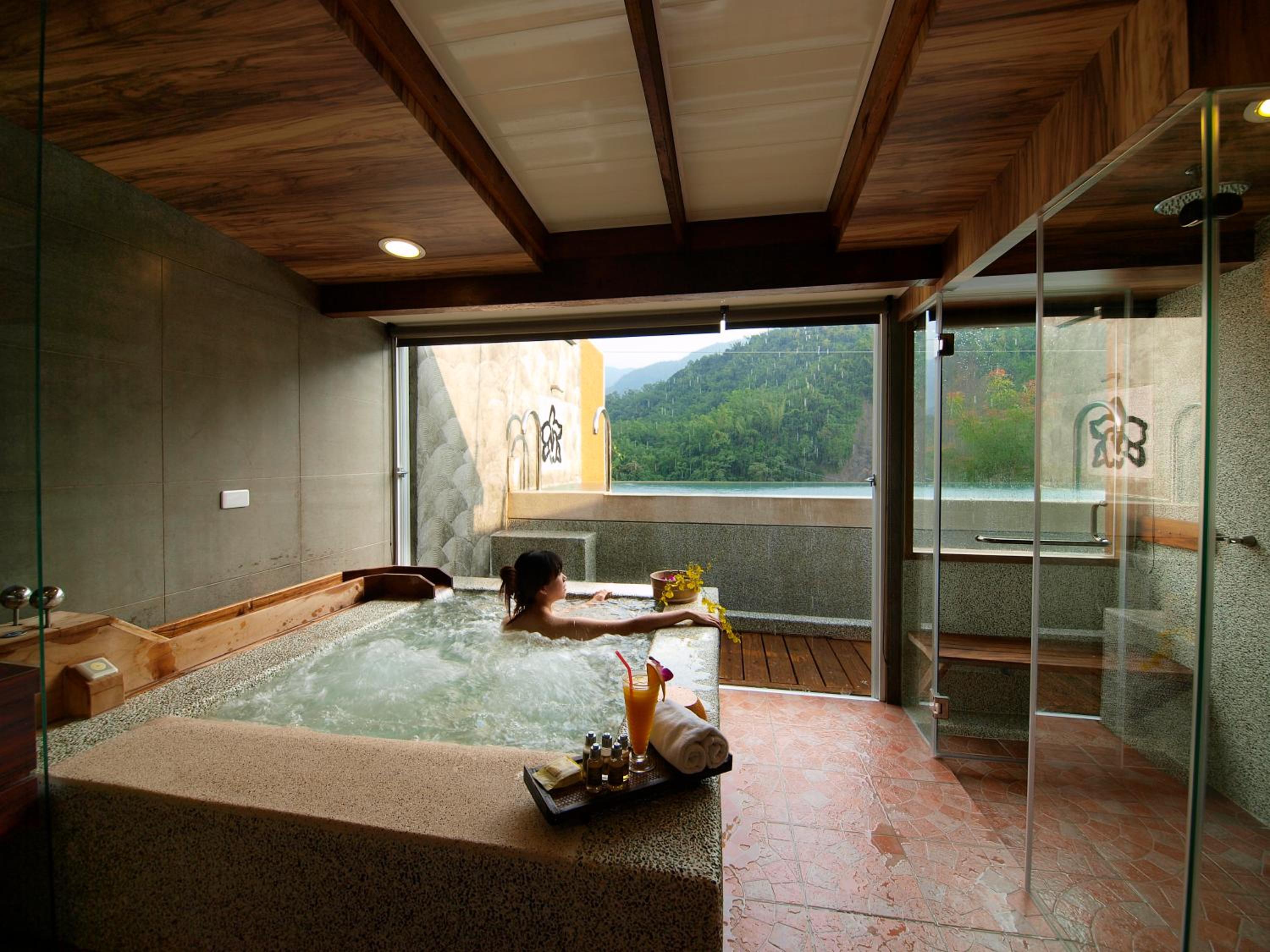 King Room with Mountain View photo 3